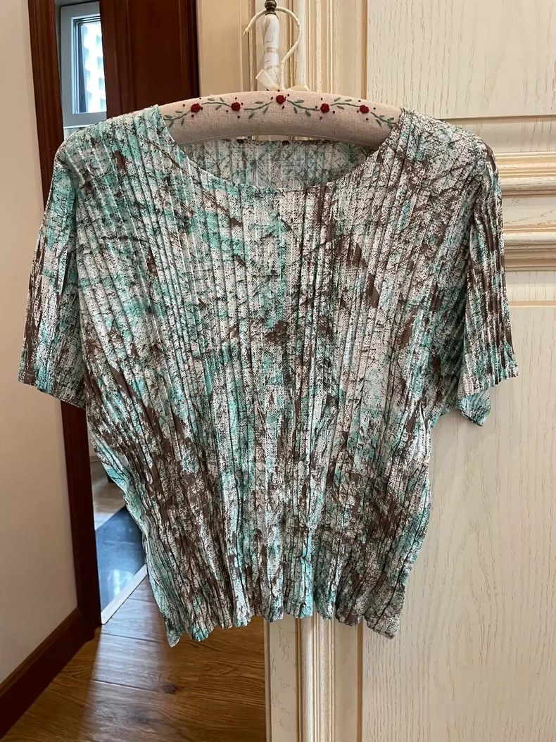 Issey Miyake Issey Miyake size:2 Refreshing green pleated short-sleeved Size XS / US 0-2 / IT 36-38 - 1 Thumbnail