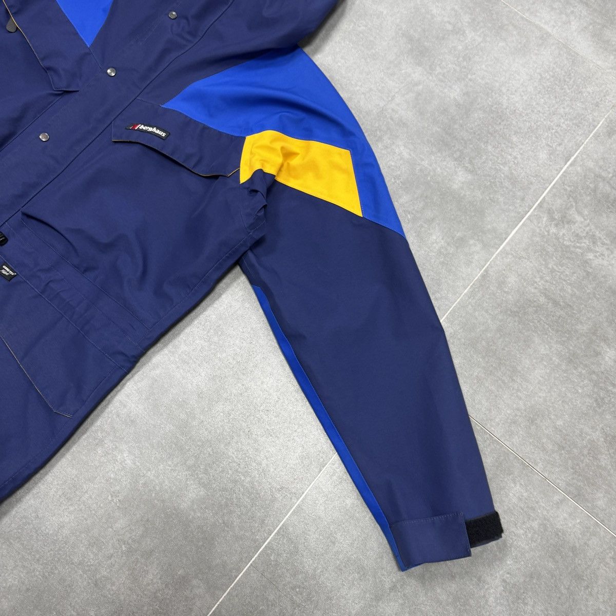 Berghaus Vintage Berghaus Extrem 7000 Gore-Tex Fabric Coat Jacket 90s Size US L / EU 52-54 / 3 - 7 Thumbnail