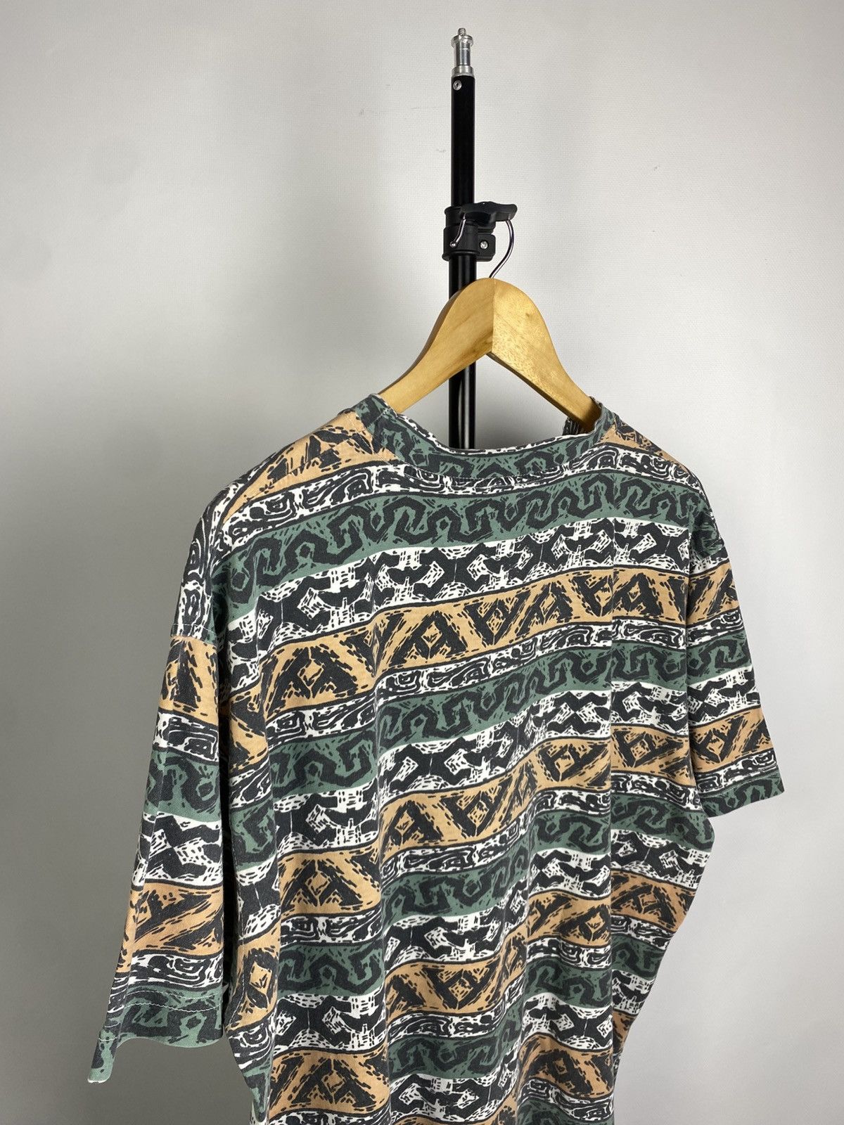 Vintage Vintage 90s Surf Style Graphic Hawaii Faded Tee Shirt Size US M / EU 48-50 / 2 - 5 Thumbnail