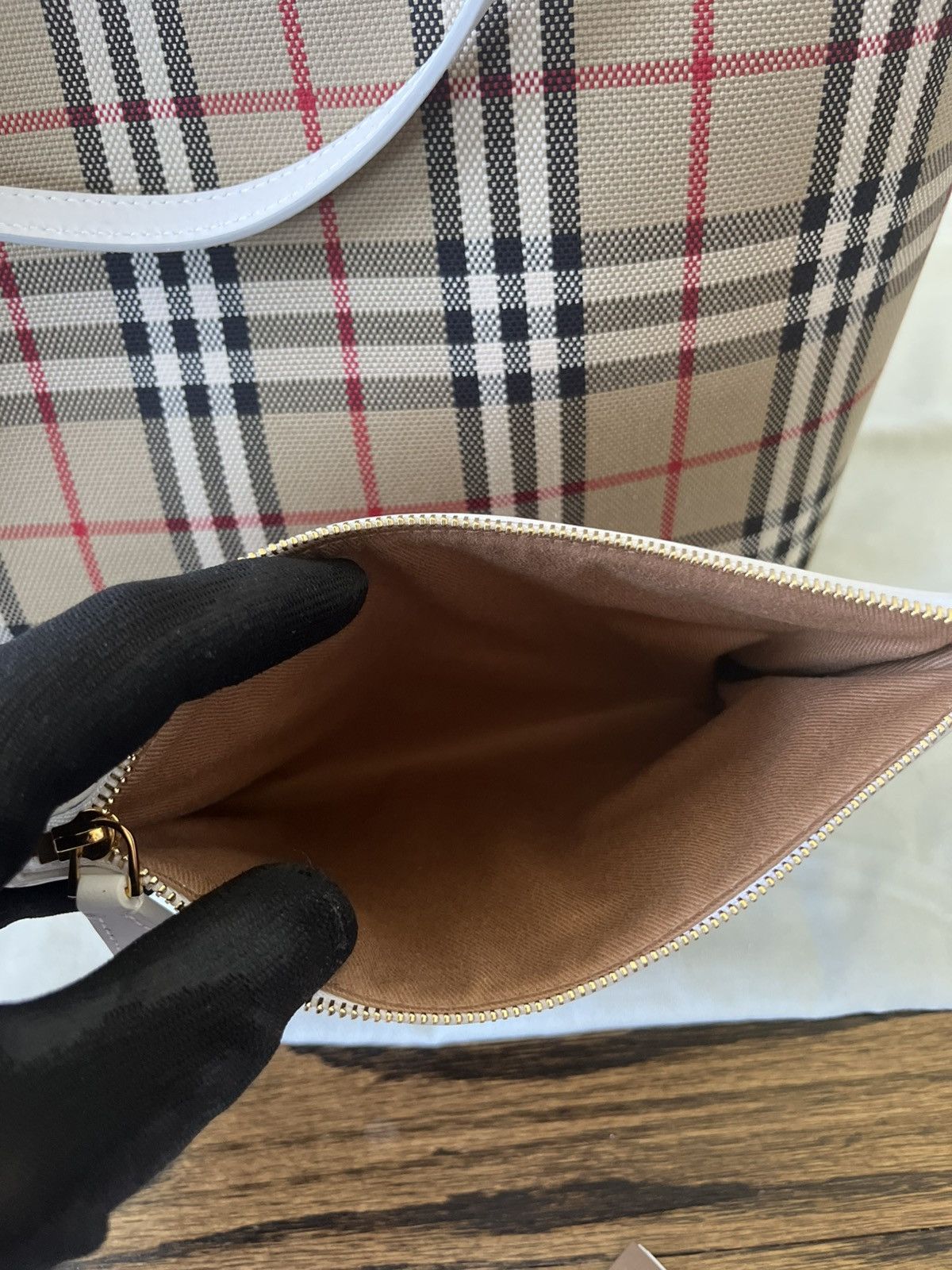 Burberry Burberry Medium London Tote Bag Size ONE SIZE - 9 Thumbnail