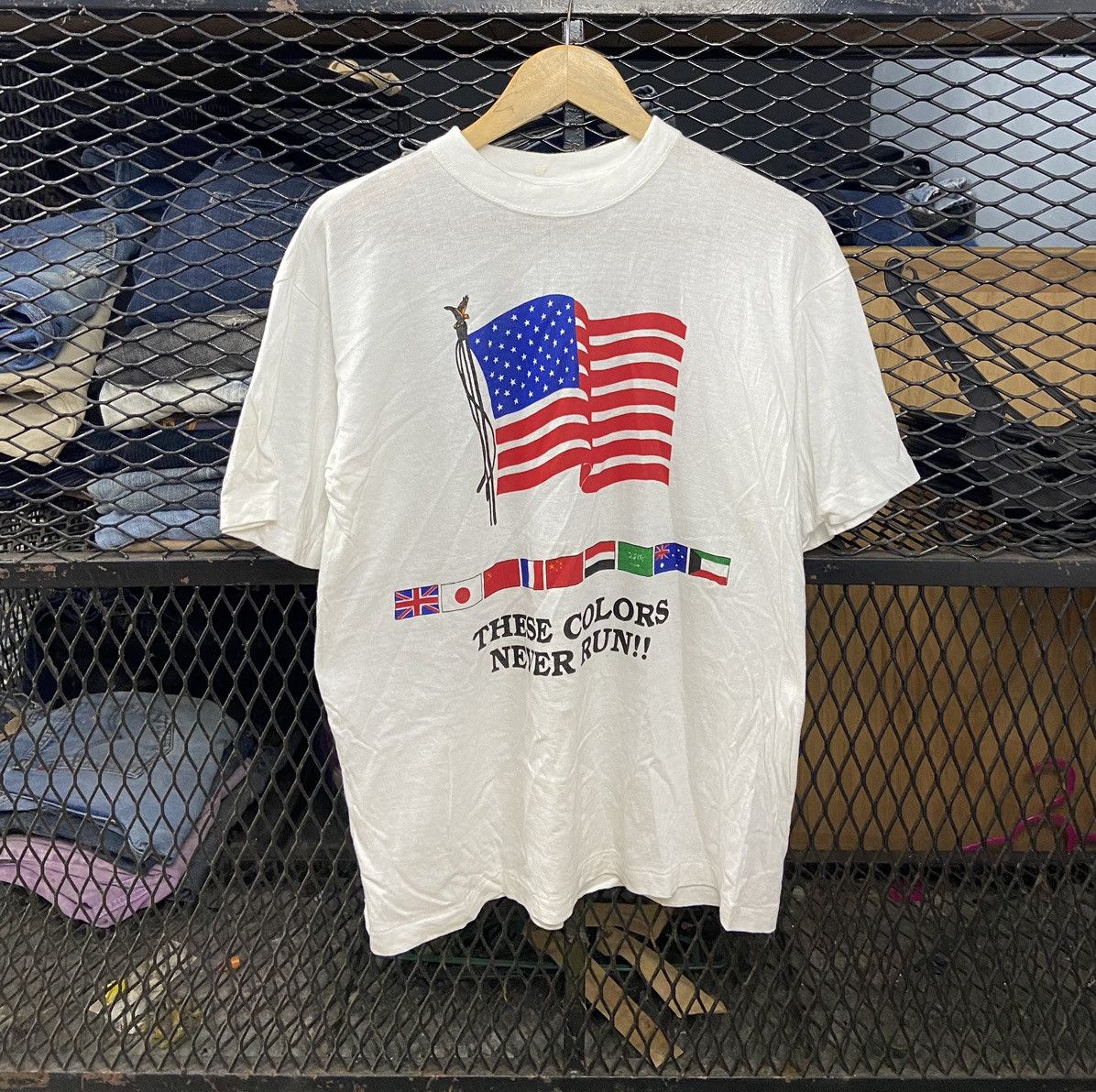 Vintage Vintage These Colour Never RUN!! Size US L / EU 52-54 / 3 - 1 Thumbnail