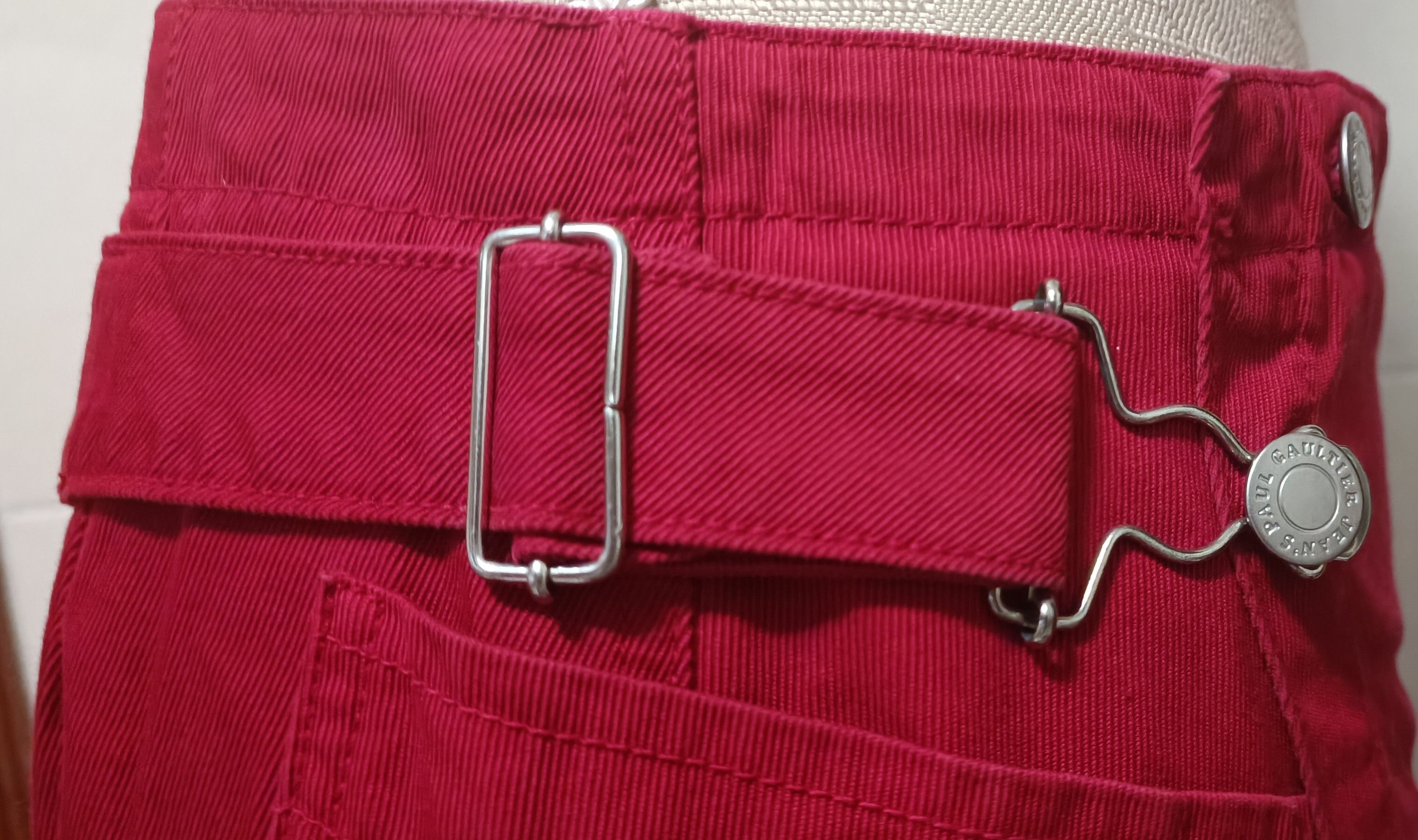 Jean Paul Gaultier 2000's - Asymmetric mini skirt in red denim Size 27" / US 4 / IT 40 - 7 Thumbnail