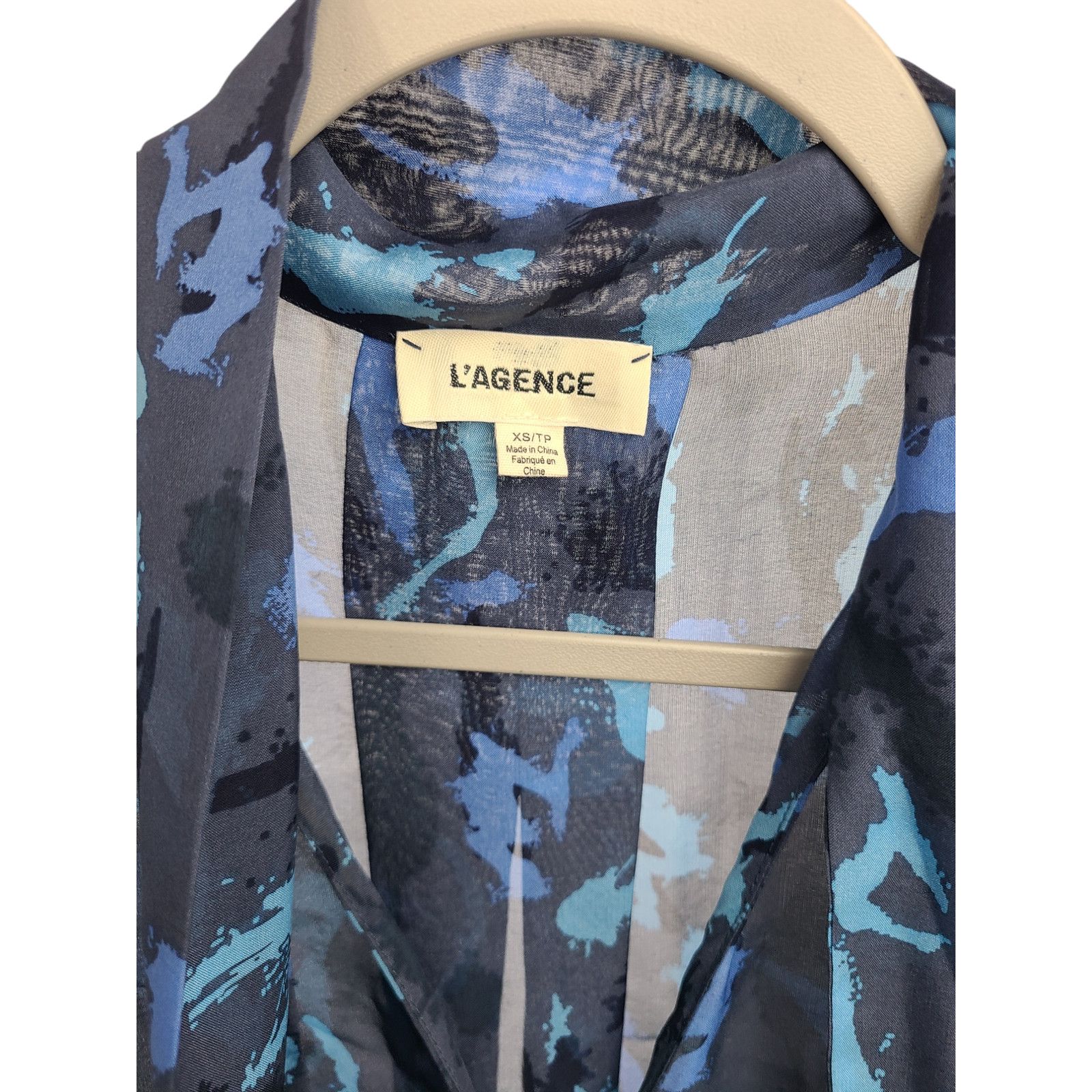 L'AGENCE L'AGENCE Silk Abstract Watercolor Print Button Up Blouse XS Size XS / US 0-2 / IT 36-38 - 2 Thumbnail