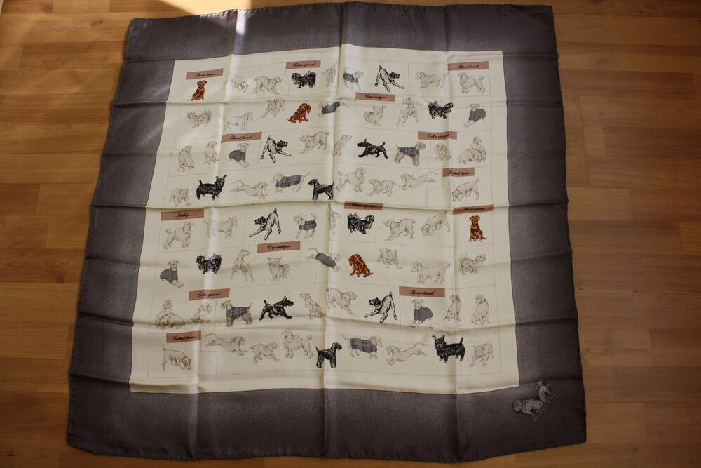 Burberry Shawl scarf Burberry silk dogs 86*86 cm Size ONE SIZE - 2 Thumbnail