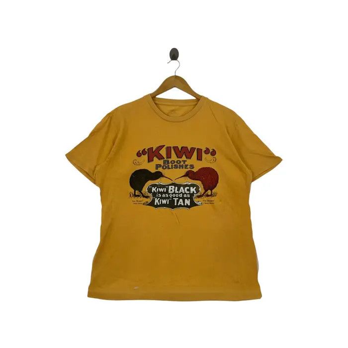 Vintage KIWI BOOT POLISHES x UNIQLO Collection Kiwi Tan Tee Shirt Size US L / EU 52-54 / 3 - 1 Thumbnail