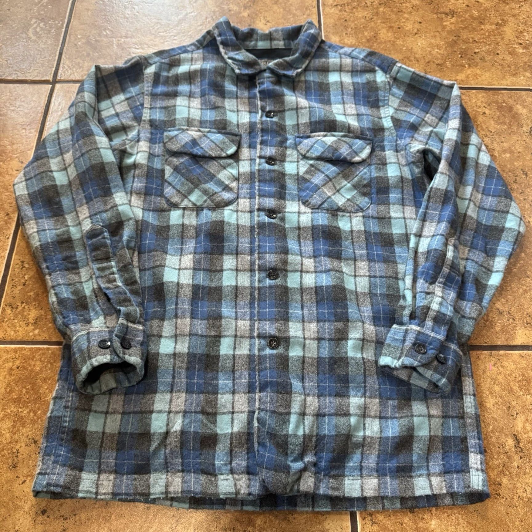 Pendleton VTG Pendleton Board Shirt Wool Large Gray Blue Shadow Plaid USA Mens L Button-Up Collar Ship Worldwide Size US L / EU 52-54 / 3 - 3 Thumbnail