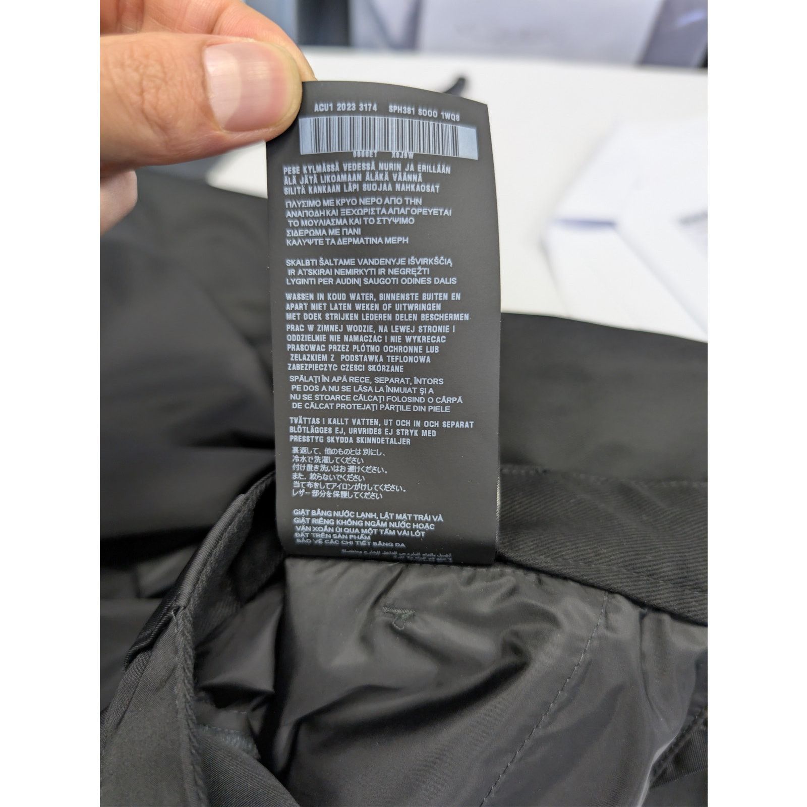 Prada o1rshd1 Re-Nylon Pants Trousers in Black Size US 36 / EU 52 - 21 Thumbnail