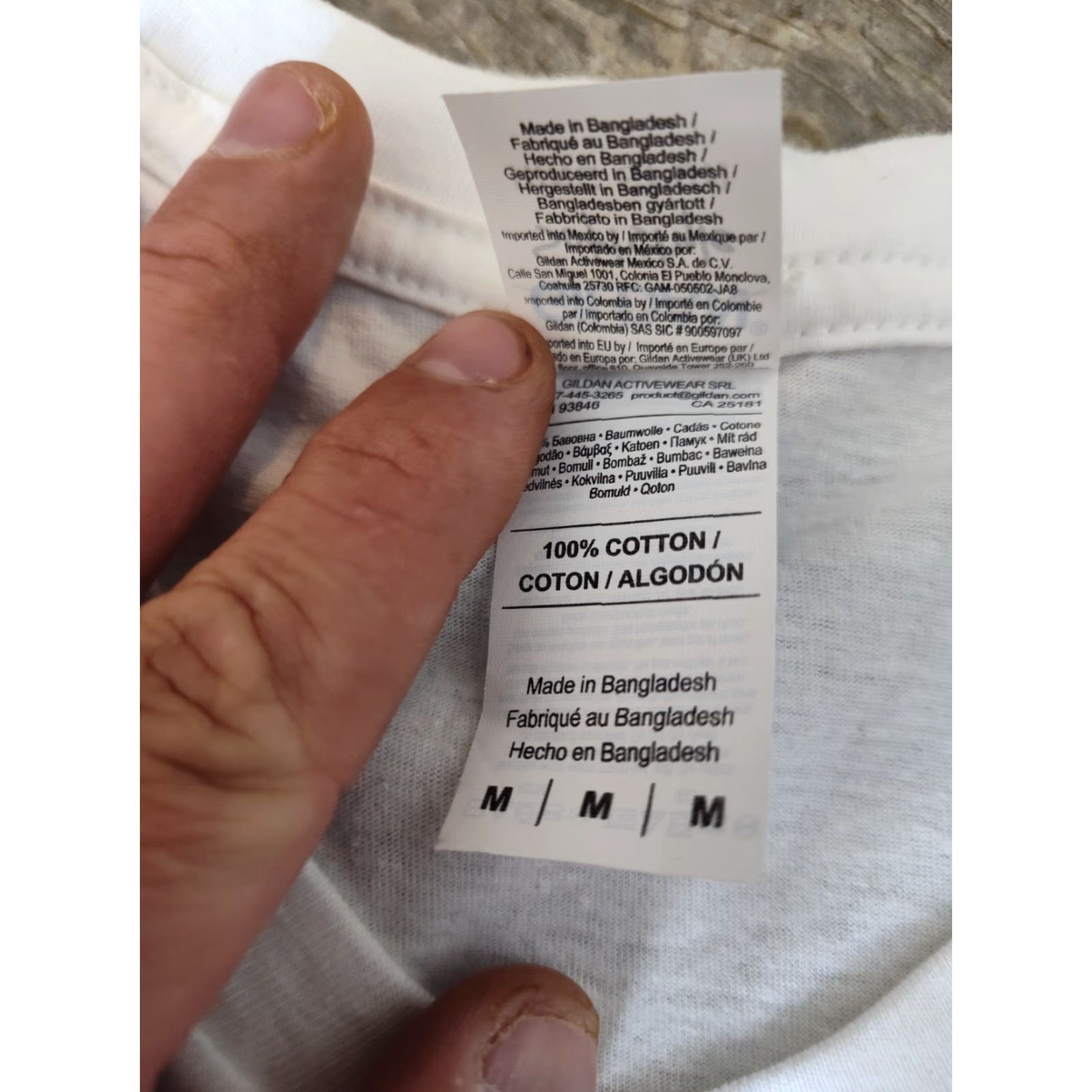 Gildan Gildan T-Shirt Unisex Adults Medium White Band Autographed Pop V-Neck Short Sleeve Cotton Size US M / EU 48-50 / 2 - 7 Thumbnail
