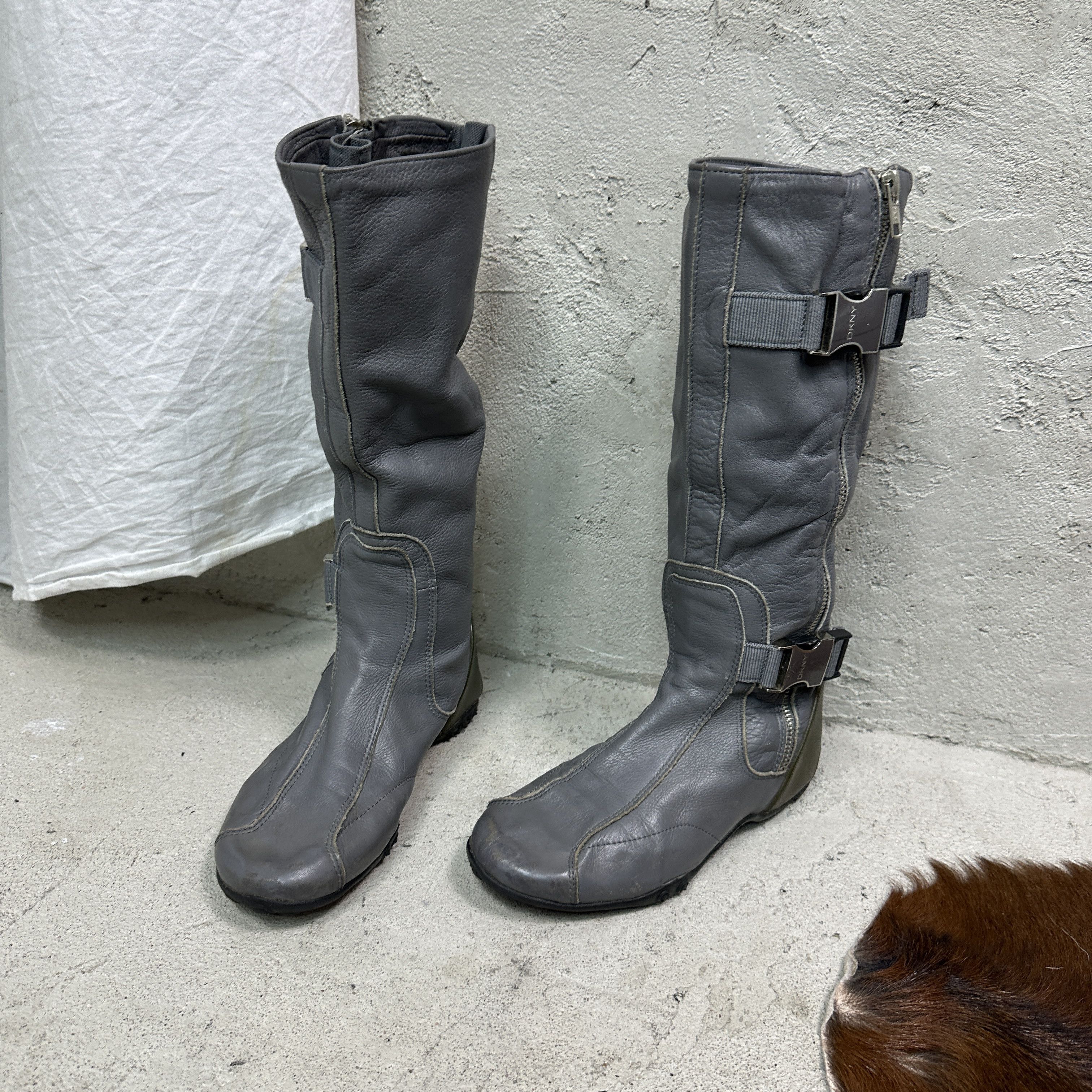 DKNY Vintage Leather Grunge Moto Buckled DKNY Boots Y2K Size US 7 / IT 37 - 3 Thumbnail