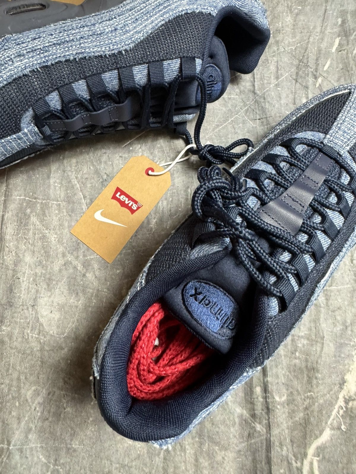 Levi's × Nike Levis x Nike Air Max 95 Size 12 Size US 12 / EU 45 - 5 Thumbnail