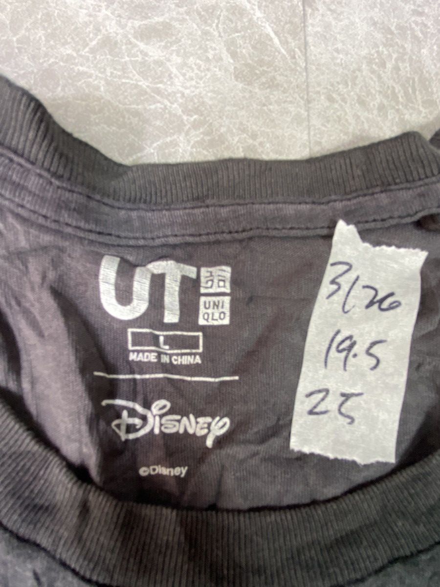 Disney Uniqlo mickey mouse size m distressed Size US M / EU 48-50 / 2 - 3 Thumbnail