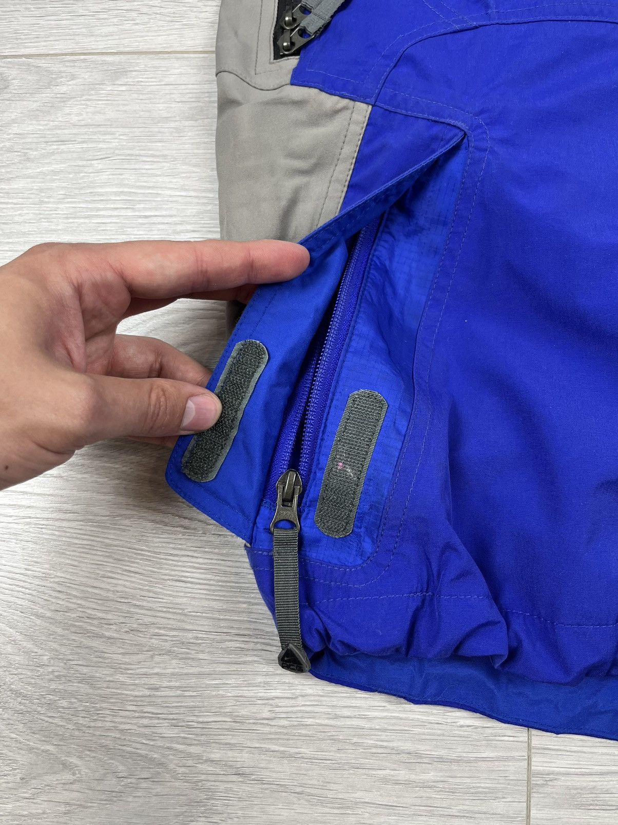 Vintage Nike ACG Vintage 00s Blue Waterproof Gorpcore Jacket Size US S / EU 44-46 / 1 - 9 Thumbnail