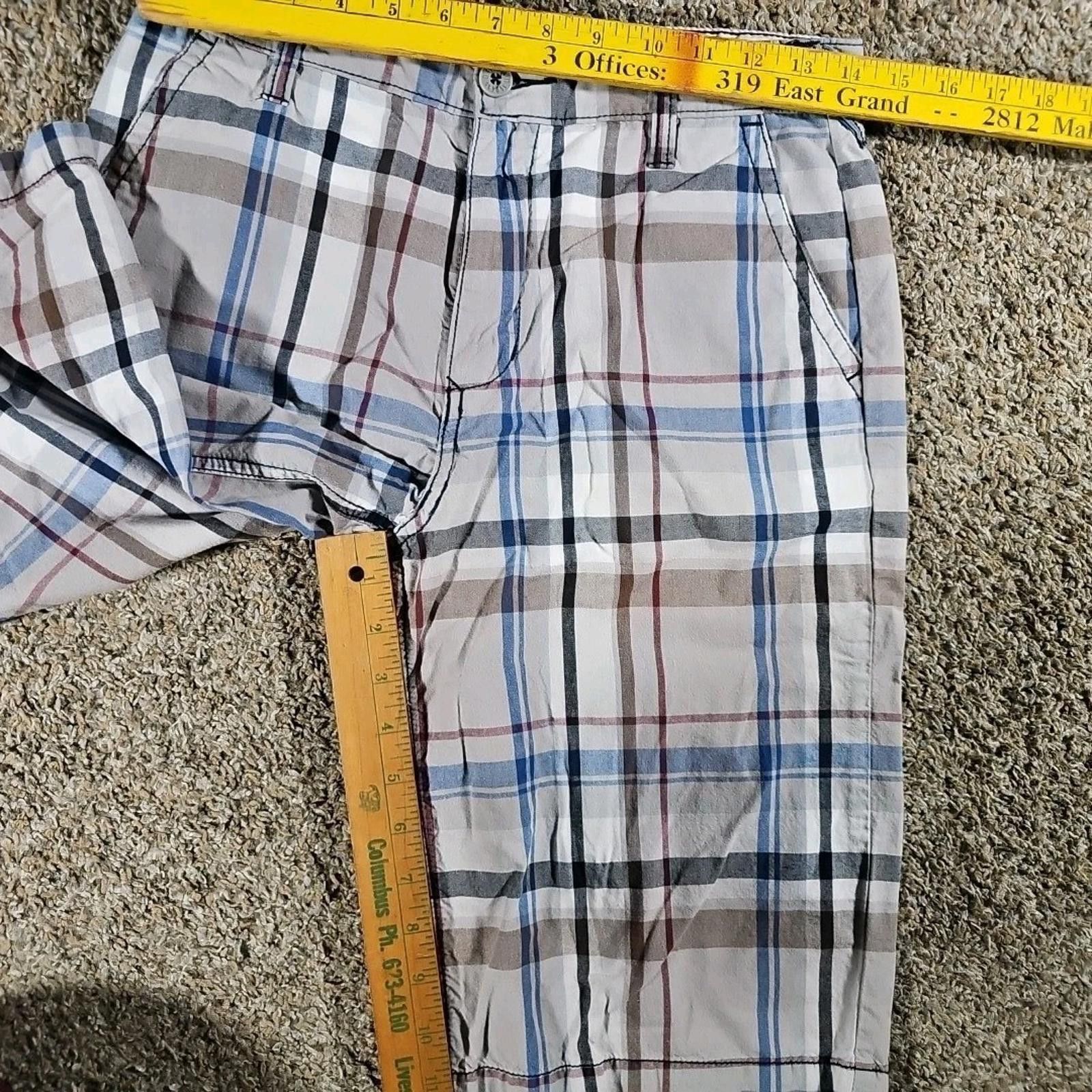 Old Navy Old Navy Sz 18 Shorts 28W Size US 26 / EU 42 - 4 Thumbnail