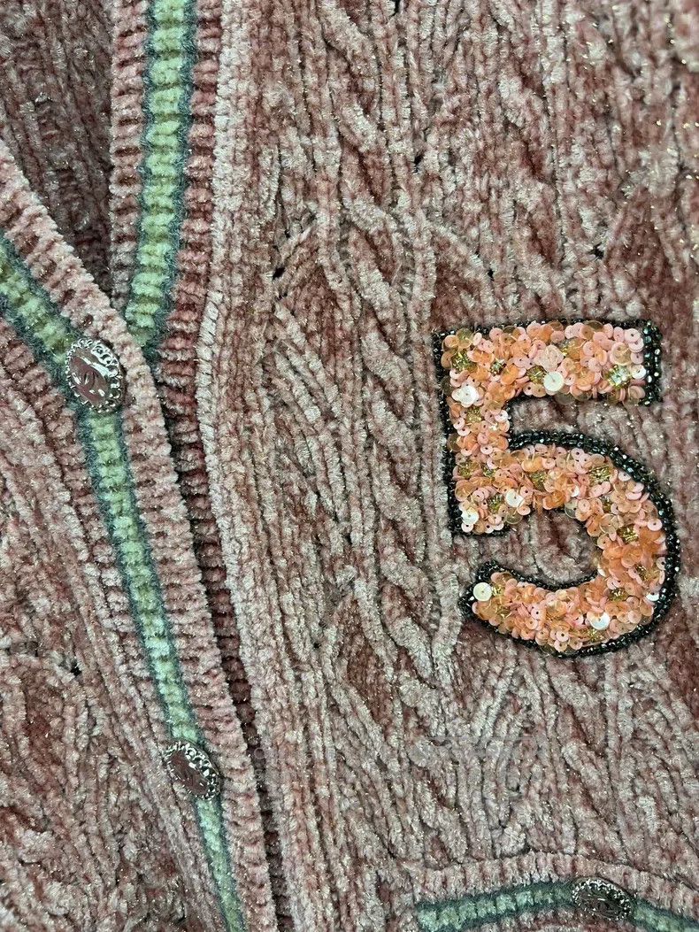 Chanel Chanel Pink velvet medium-length cardigan coat Size XS / US 0-2 / IT 36-38 - 2 Thumbnail