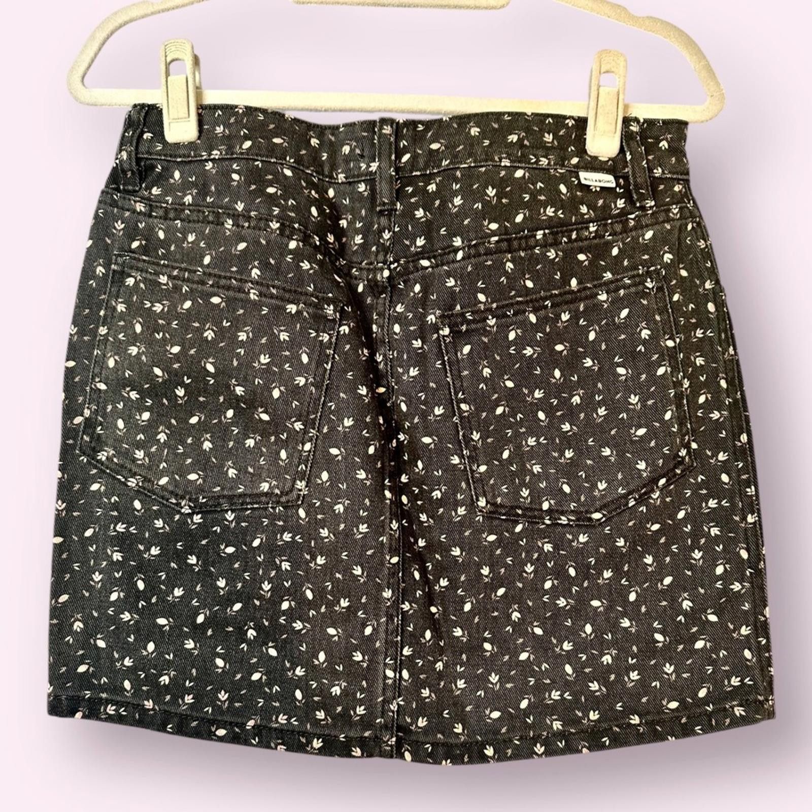 Billabong Billabong Floral Denim Mini Skirt Size 30" / US 8 / IT 44 - 4 Thumbnail