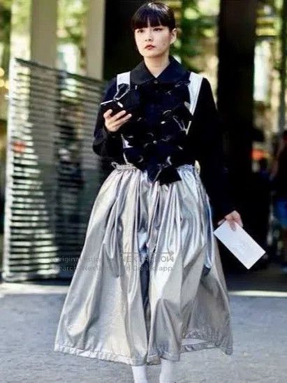 Comme des Garcons Comme Des Garcons Main Line Silver Futuristic Suspender Sk Size XS / US 0-2 / IT 36-38 - 1 Thumbnail