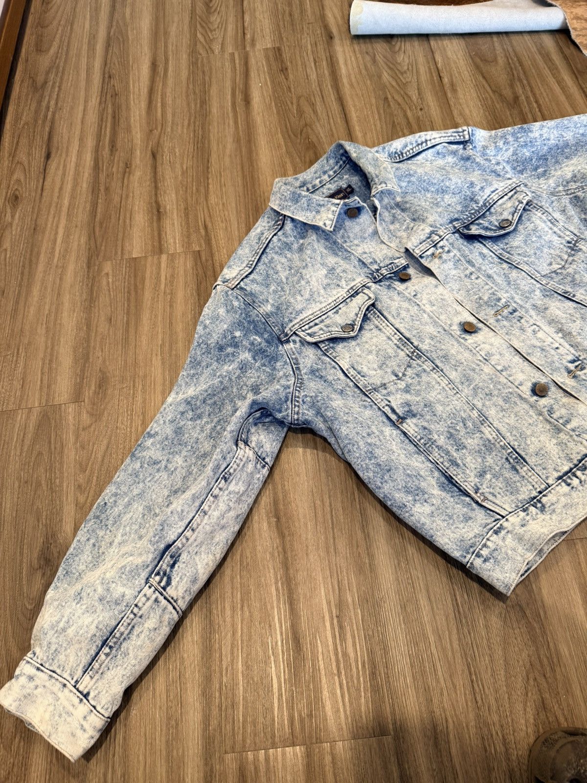 Calvin Klein Vintage Calvin Klein Acid Wash Denim Jacket Size US XL / EU 56 / 4 - 4 Thumbnail