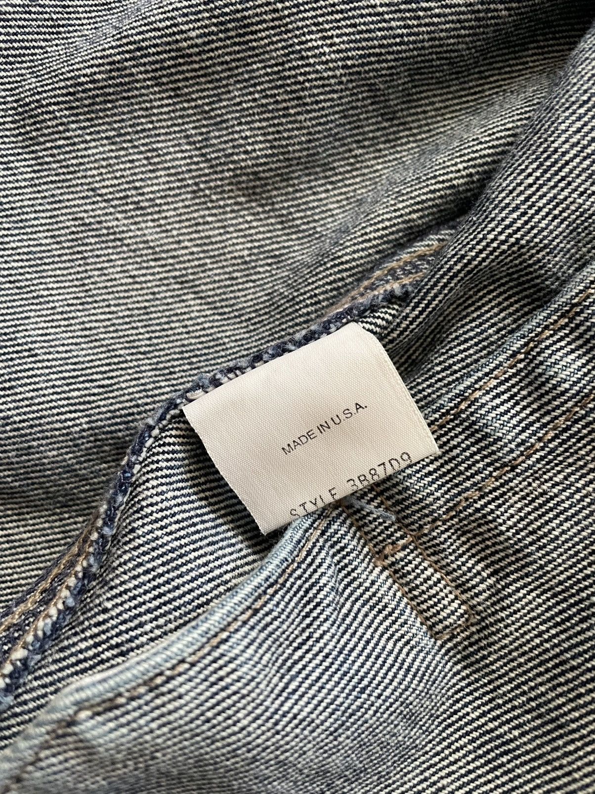 Guess VTG 90s Guess USA Denim Trucker Trim Sz L distressed Size US L / EU 52-54 / 3 - 9 Thumbnail