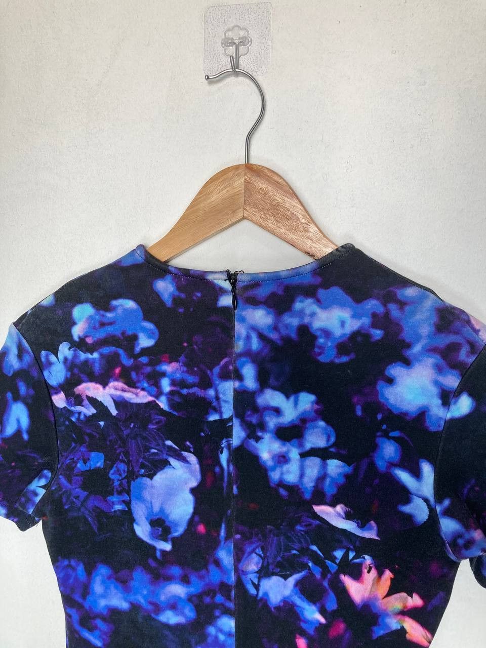 McQ Alexander McQueen McQ Alexander Mcqueen 2015 Floral Bodycon Midi Dress Size M / US 6-8 / IT 42-44 - 6 Thumbnail