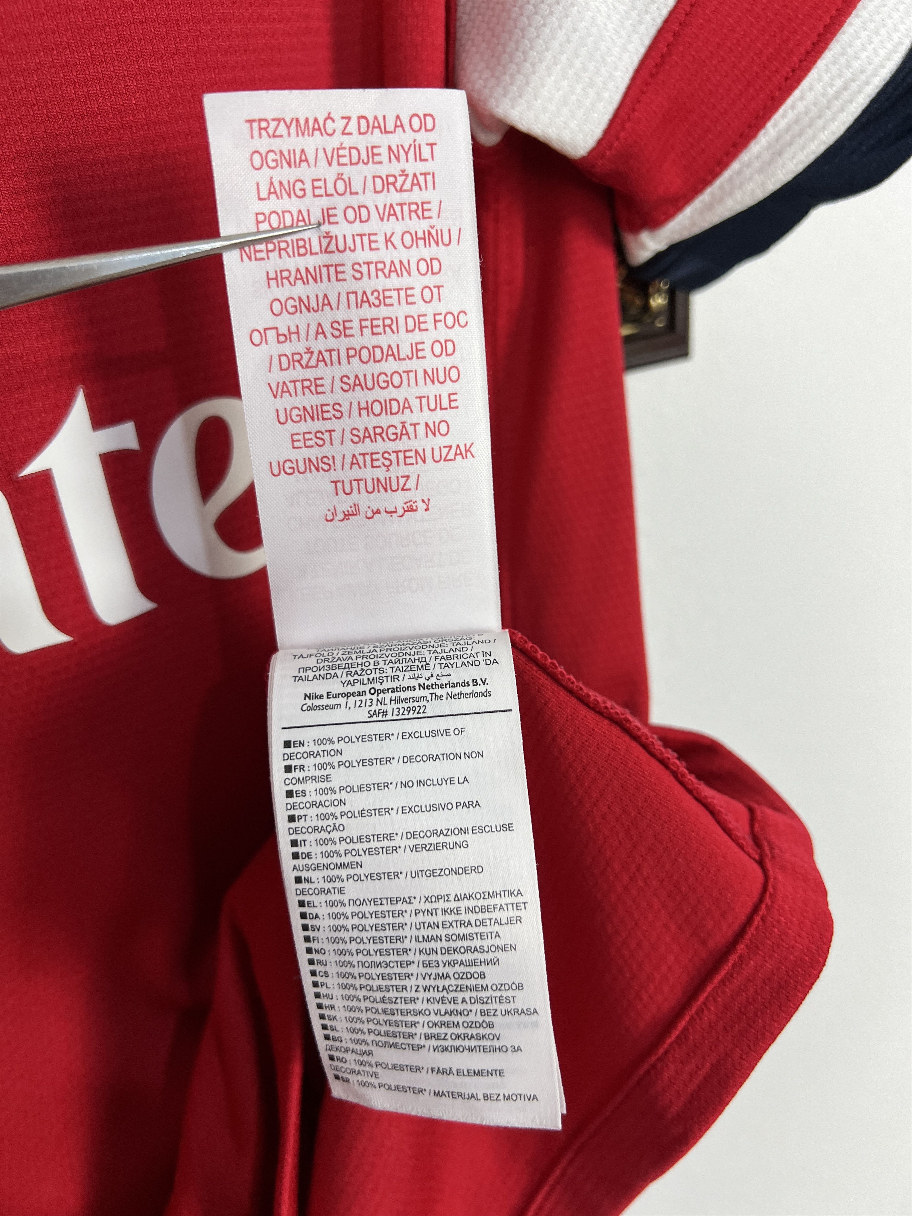 Nike Arsenal Home football shirt 2012 #5 Vermaelen Nike Boys 12 Size US XS / EU 42 / 0 - 9 Thumbnail