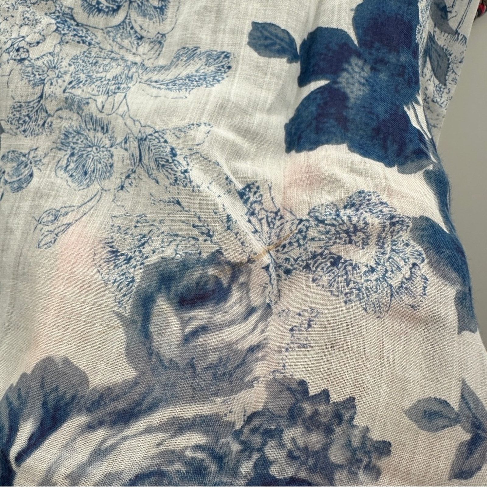 Johnny Was Johnny Was White, Blue & Red Floral Watercolor Tassel Top Size M / US 6-8 / IT 42-44 - 10 Thumbnail