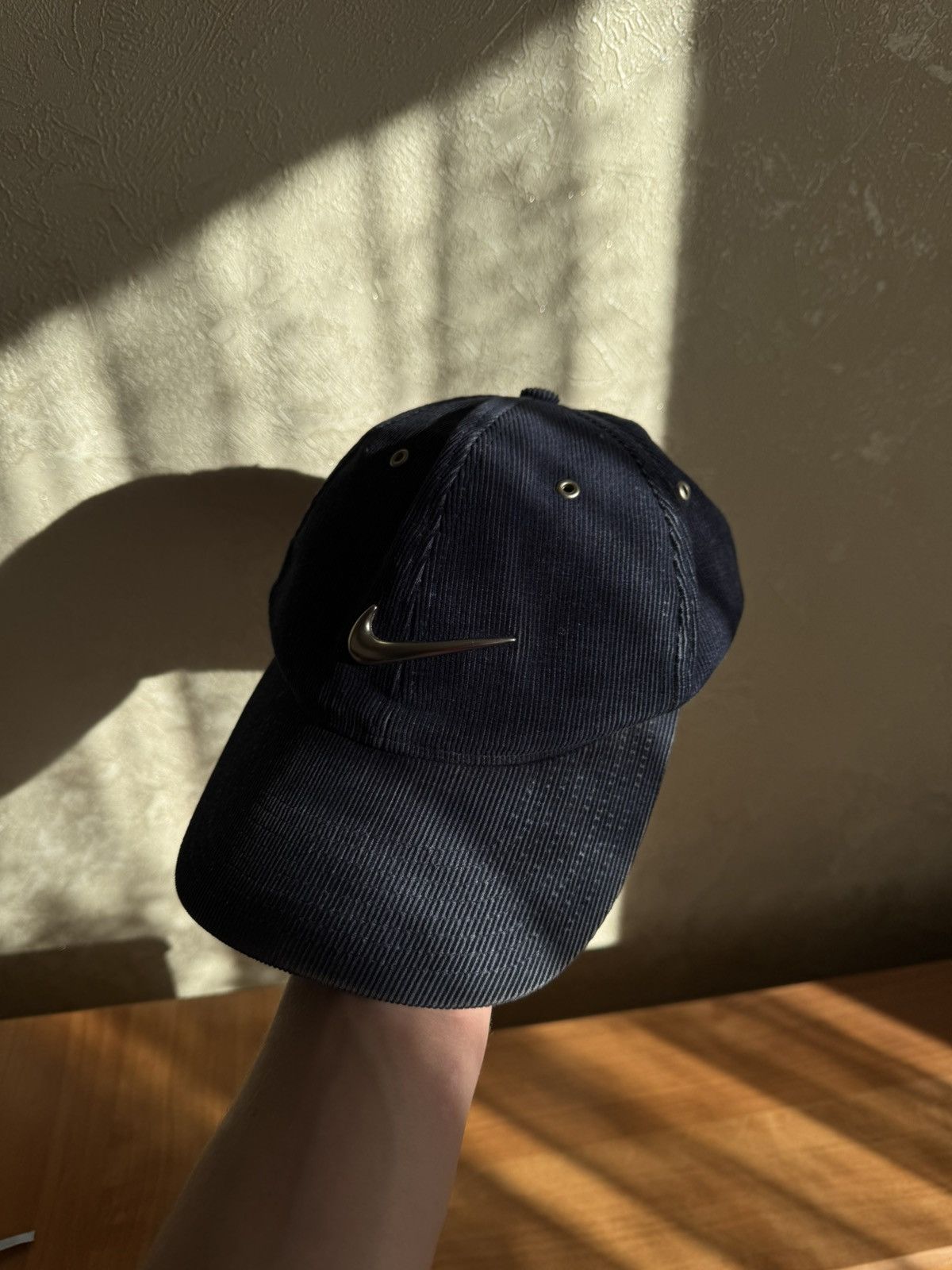 Nike Vintage Nike Corduroy Metal Swoosh Cap Navy/Green Underbrim Size ONE SIZE - 2 Thumbnail