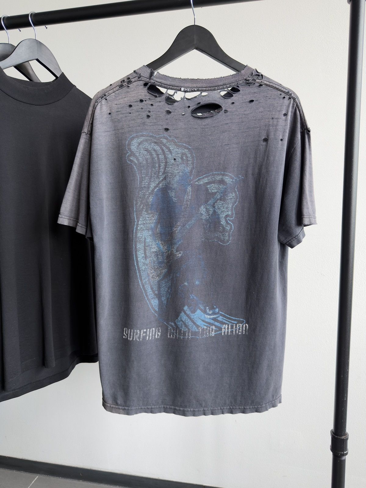 Band Tees Vintage Thrashed Joe Satriani 2000s Faded Erd Band Tee Size US L / EU 52-54 / 3 - 3 Thumbnail