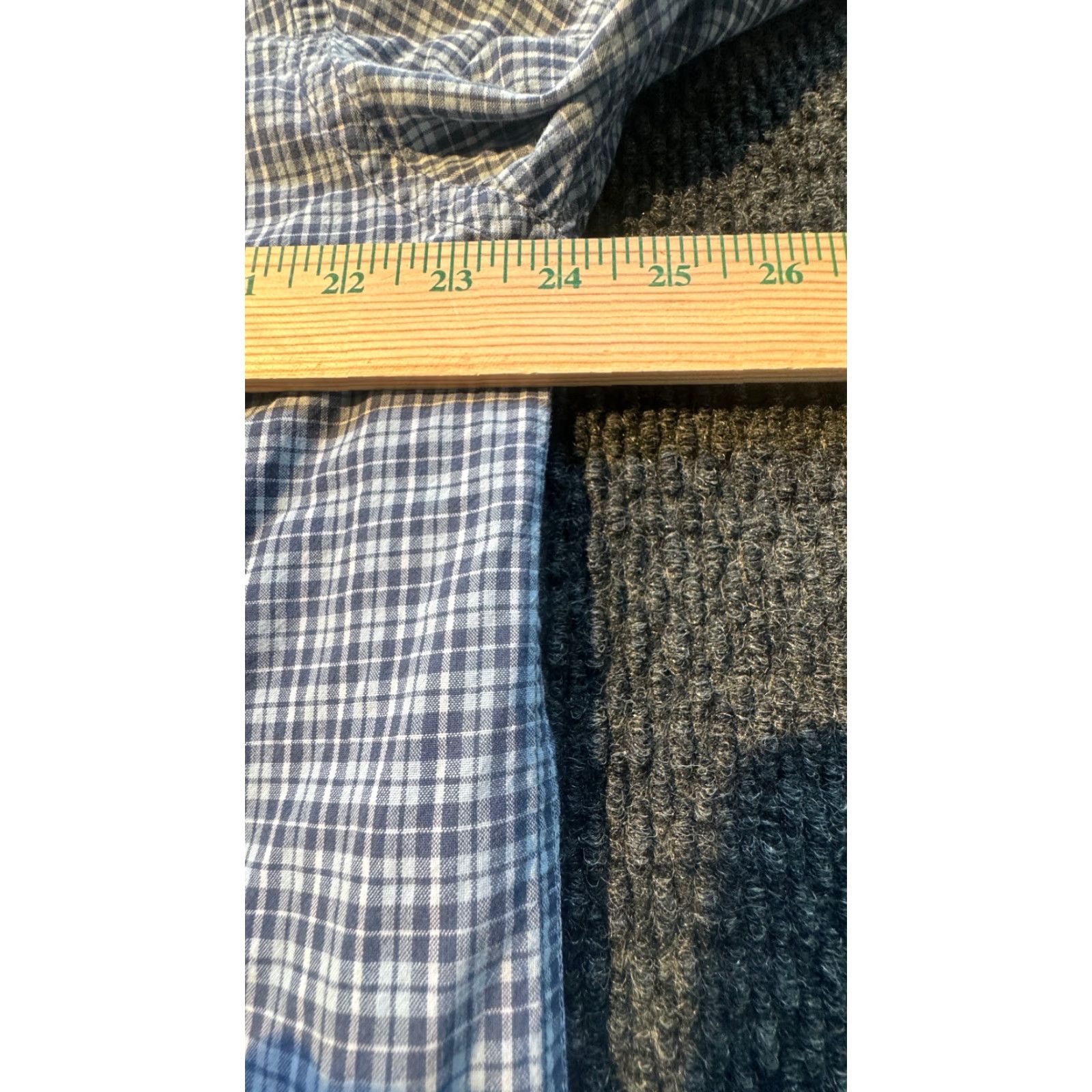 Izod VINTAGE Izod Short Sleeve Button-Up Shirt Large Blue Check 100% Cotton 1554 Mens Size US L / EU 52-54 / 3 - 4 Thumbnail
