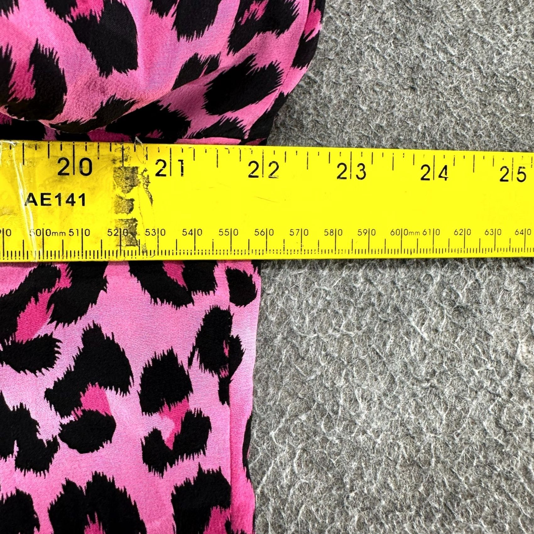 Vintage VINTAGE Leopard Blouse Womens XL Pink Button Up Top Animal Print Polyester Y2K Size XL / US 12-14 / IT 48-50 - 4 Thumbnail