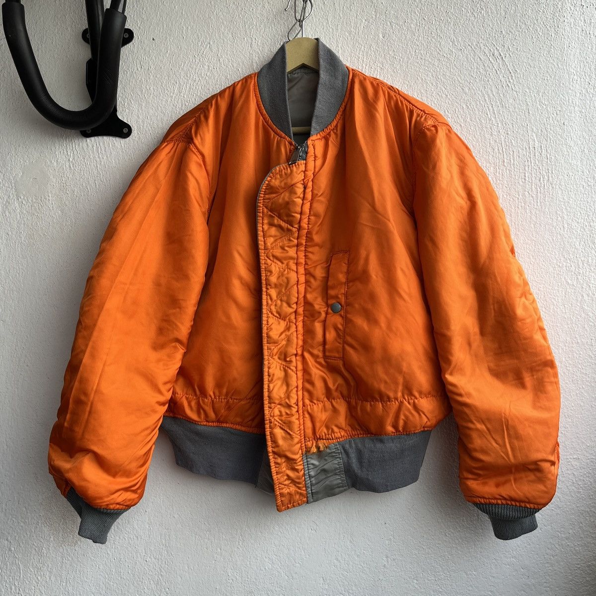 Alpha Industries VINTAGE ALPHA INDUSTRIES AVIREX MA-1 BOMBER FLIGHT JACKET Size US L / EU 52-54 / 3 - 5 Thumbnail