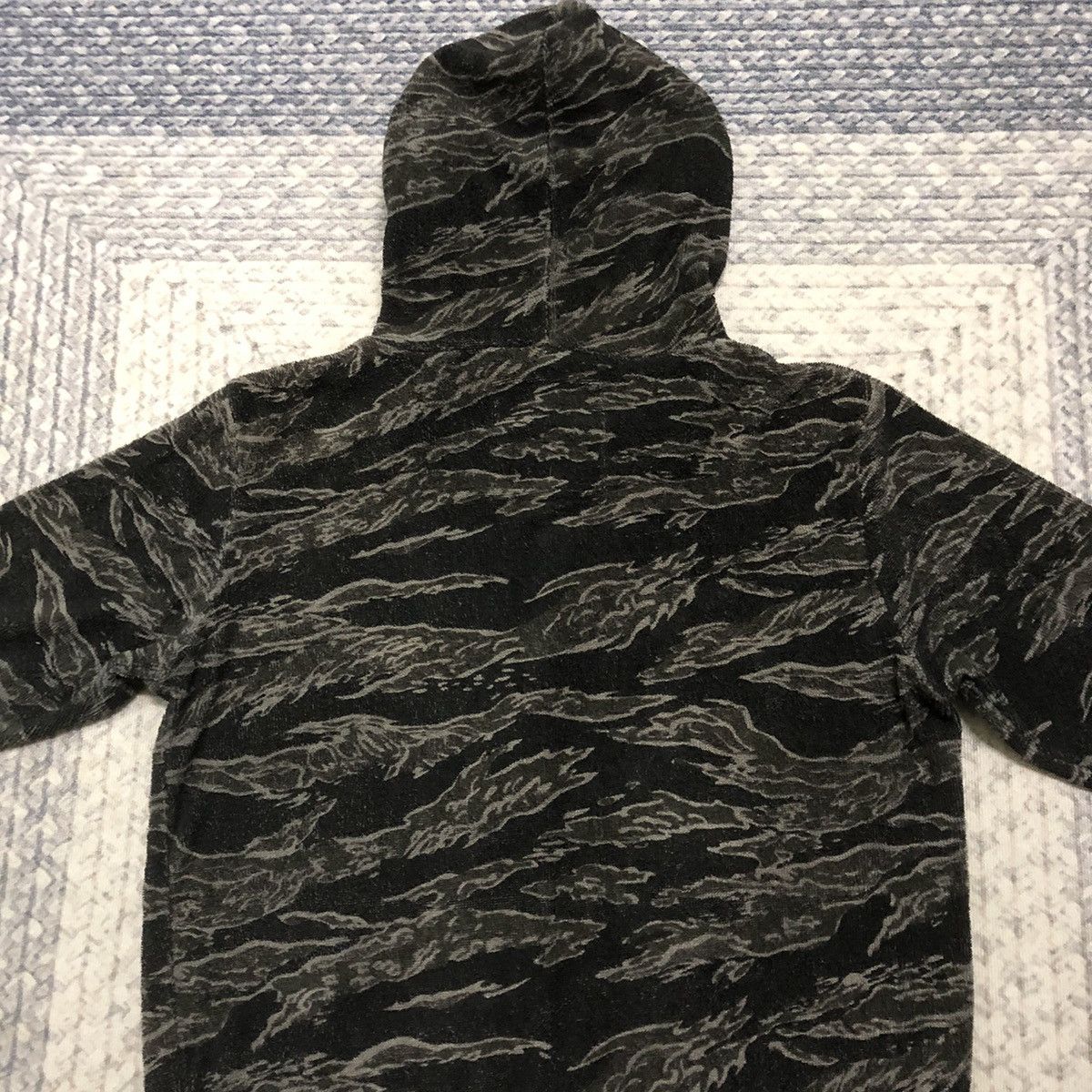 Alpha Industries Rare Distressed Alpha Industries Tiger Stripe Sweater Hoodie Size US M / EU 48-50 / 2 - 11 Thumbnail