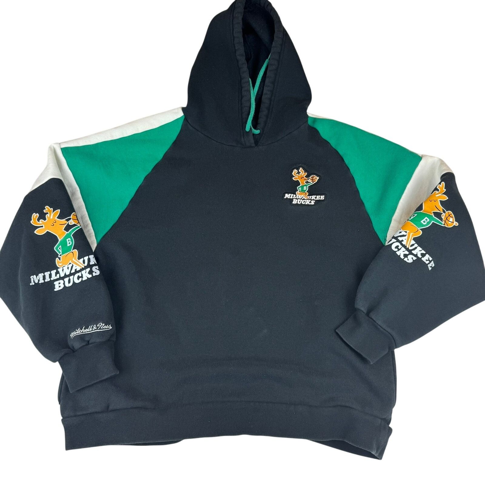 Mitchell & Ness Milwaukee Bucks Mitchell & Ness Hoodie - Size Medium Size US M / EU 48-50 / 2 - 1 Thumbnail
