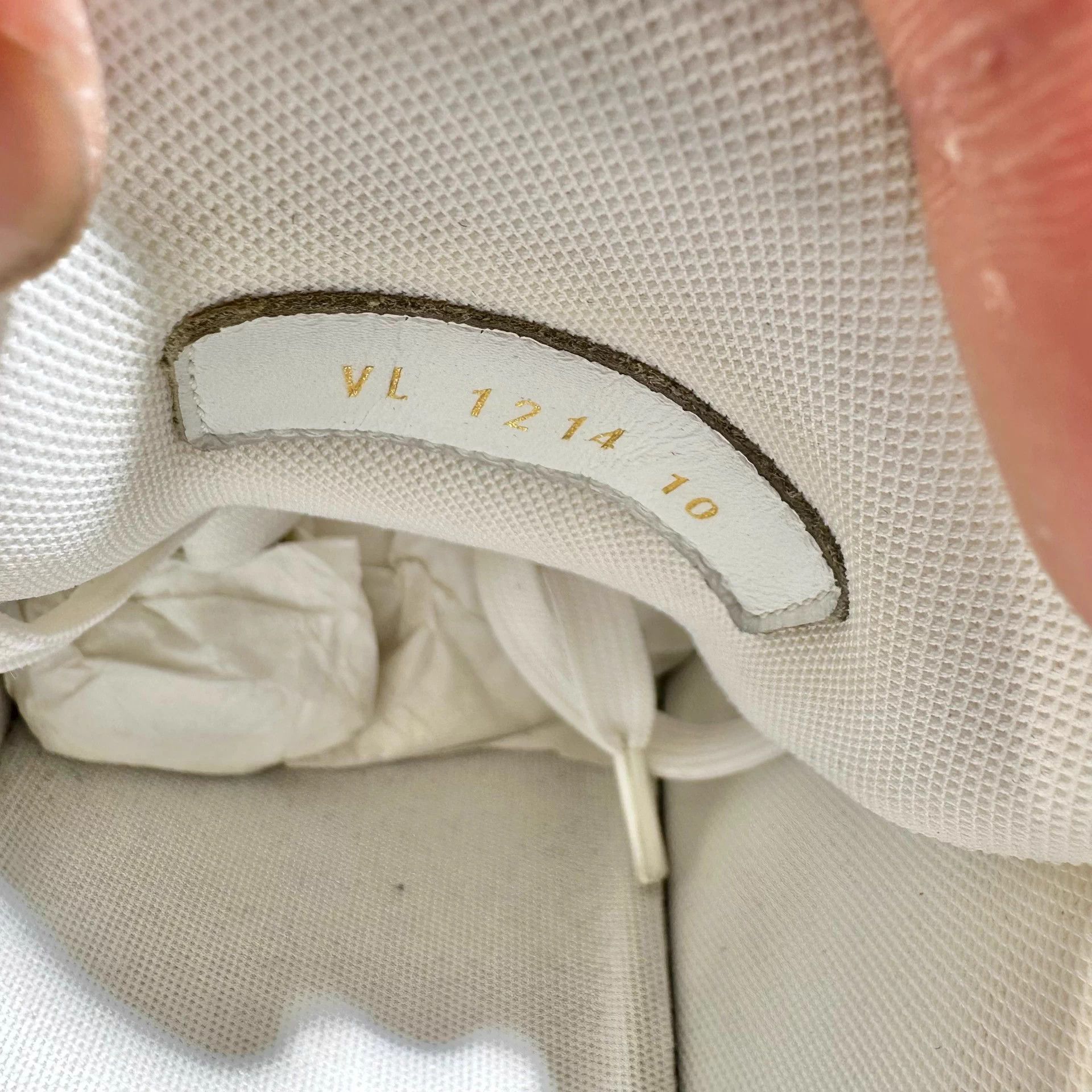 Louis Vuitton LV Trainer Monogram White Size 10/44 Excellent Condition Size US 10 / EU 43 - 6 Thumbnail