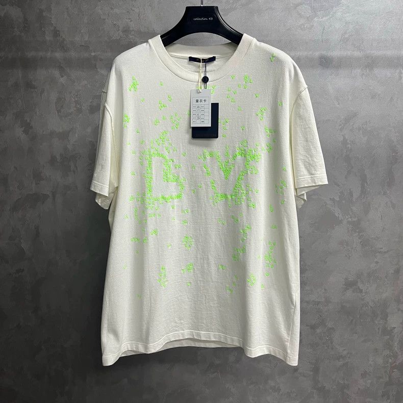 Louis Vuitton Louis Vuitton size 4l White monogrammed logo embroidered cr Size US M / EU 48-50 / 2 - 1 Thumbnail