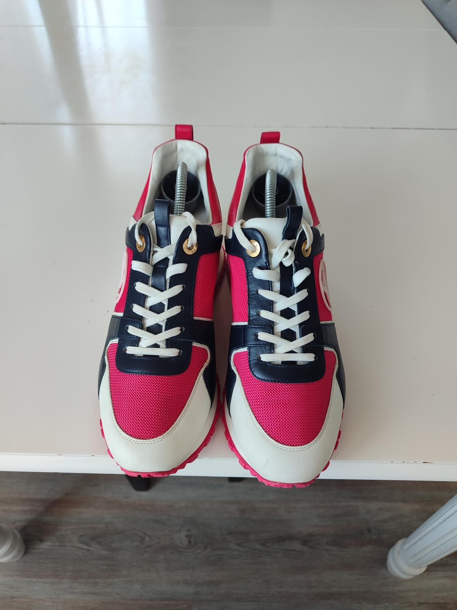 Louis Vuitton BASKETS LOUIS VUITTON RUN AWAY Size US 8 / IT 38 - 4 Thumbnail