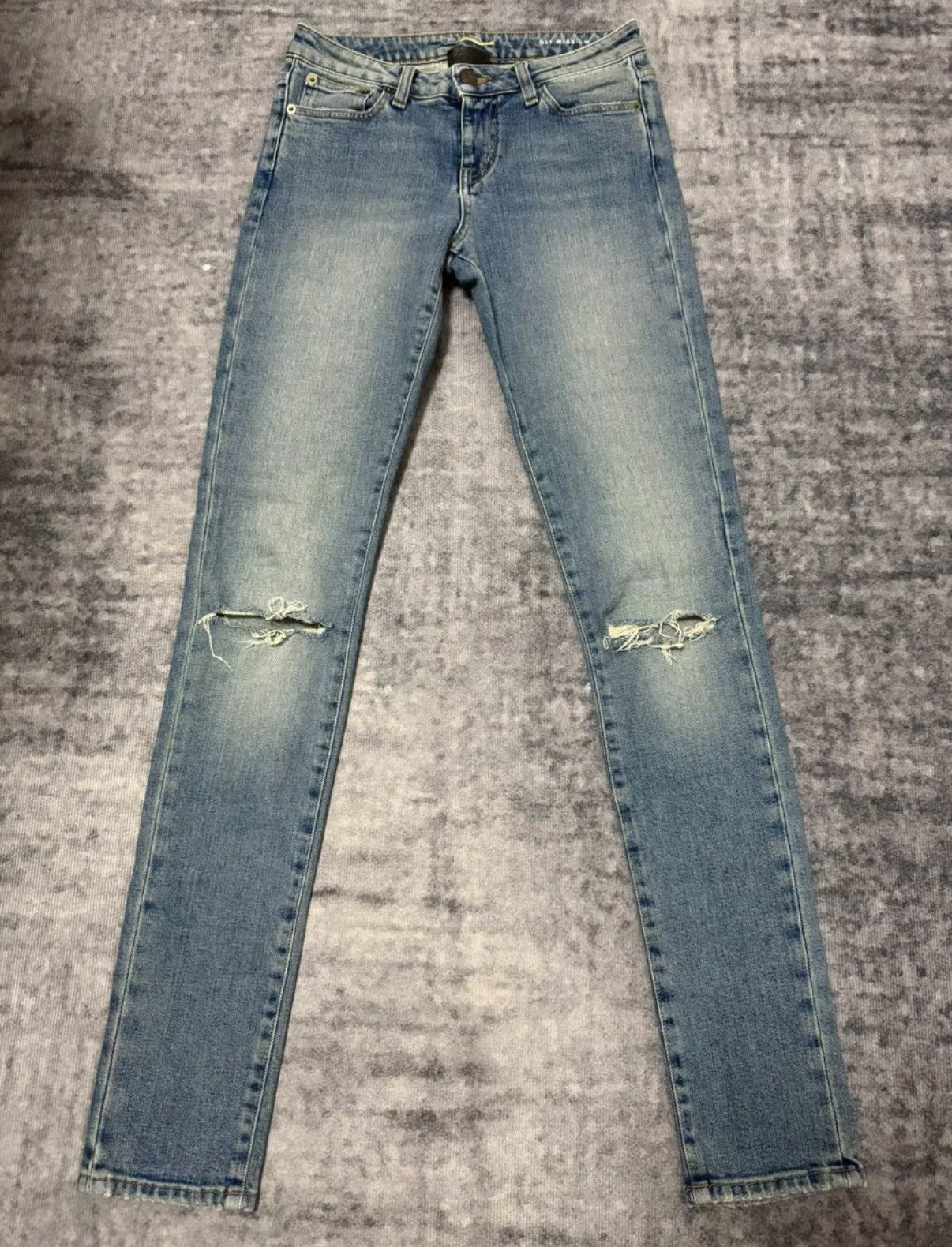 Saint Laurent Paris Saint Laurent Light Blue Distressed Single-Slash Denim Jeans Size US 30 / EU 46 - 1 Thumbnail