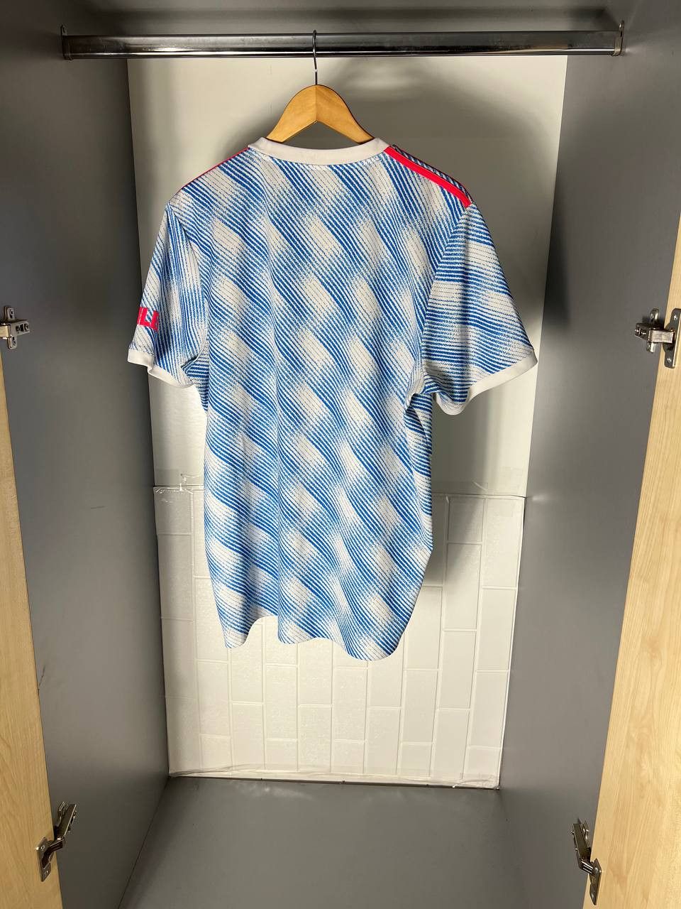 Adidas VINTAGE ADIDAS FC MANCHESTER UNITED ENGLAND SOCCER JERSEY Size US XXL / EU 58 / 5 - 9 Thumbnail