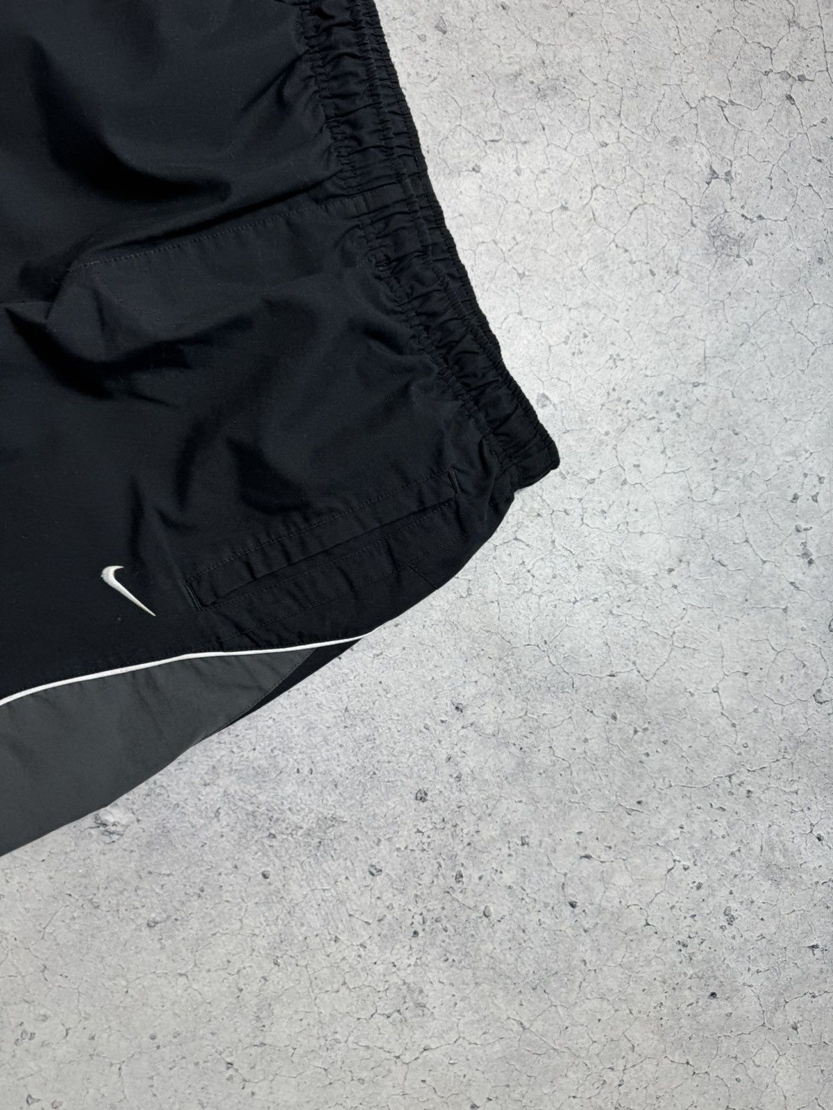 Nike × Vintage Nike Vintage Shorts Big Logo Swoosh Drill Y2K Rare Size US 30 / EU 46 - 4 Thumbnail