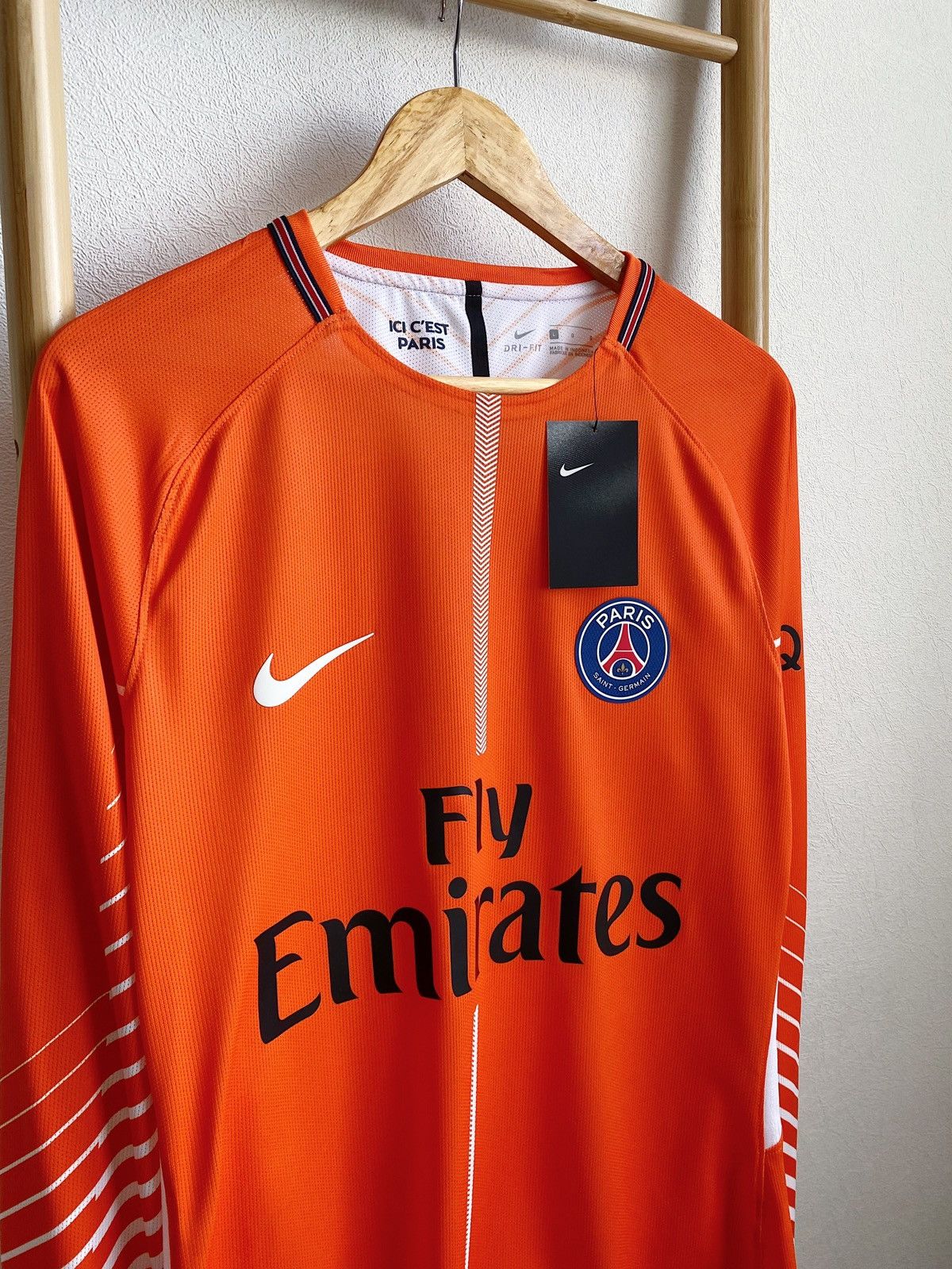 Nike BNWT NIKE PSG 2017/2018 Player GK Football Shirt Jersey Size US L / EU 52-54 / 3 - 5 Thumbnail