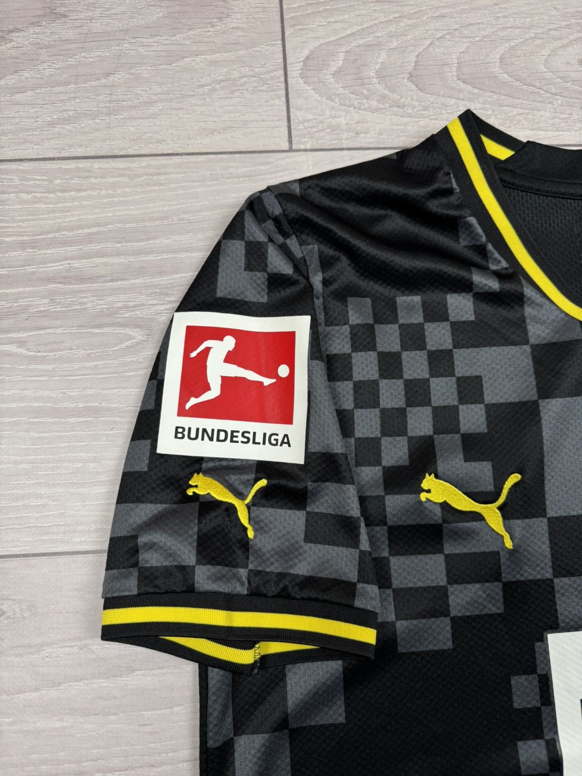Puma Borussia Dortmund Puma 2022/2023 Away Jersey sz M Size US M / EU 48-50 / 2 - 7 Thumbnail
