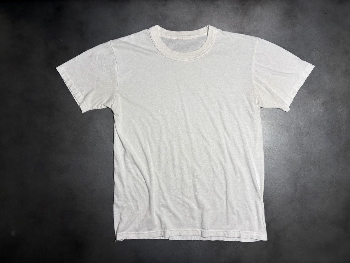 Vintage Vintage Blank Tee White T-Shirt 1970s 1980s Tubular Base Lay Size US S / EU 44-46 / 1 - 10 Thumbnail