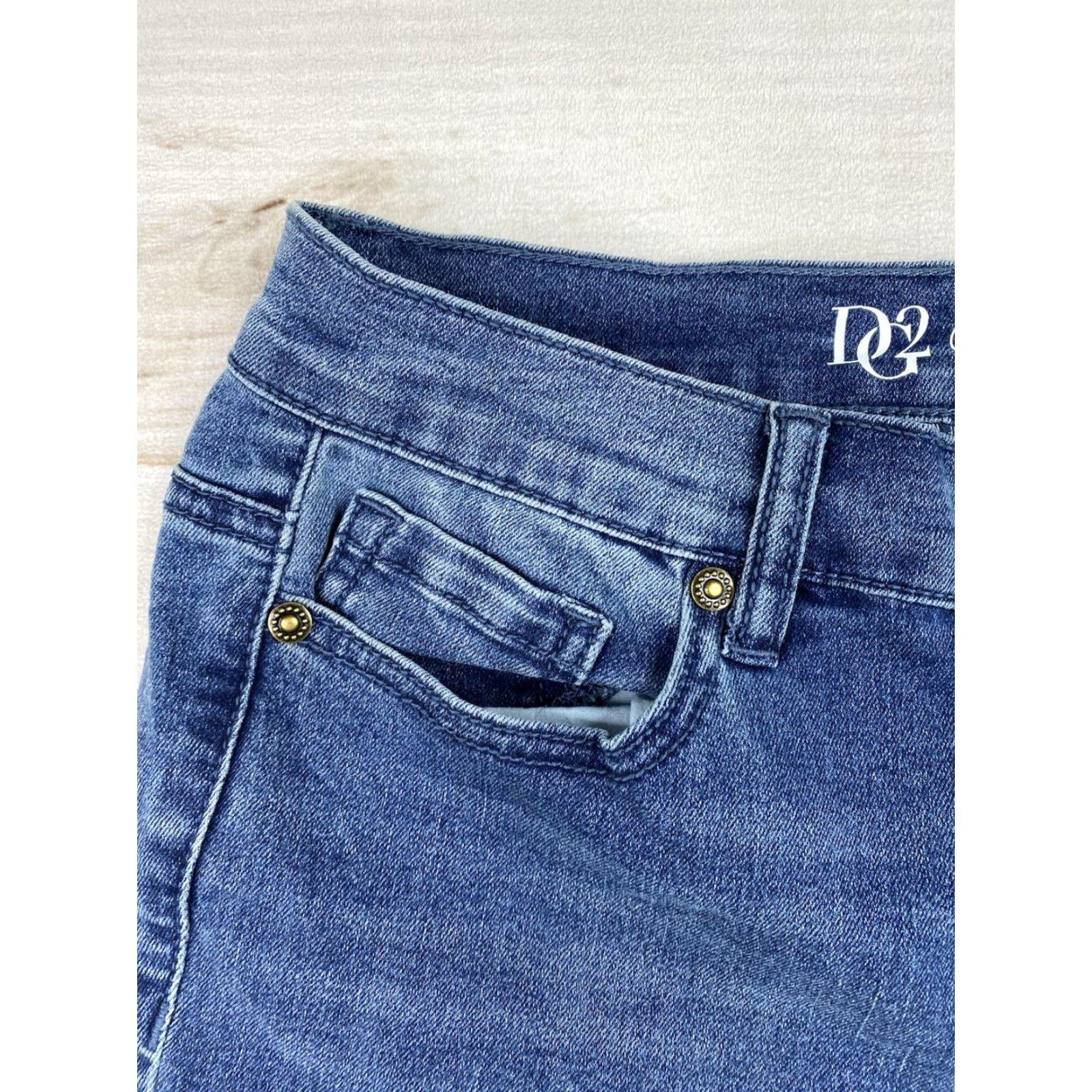 Denime VINTAGEDG2 By Diane Gilman Womens Jeans Sz 2 Blue Embroidered Cropped Stretch Denim Y2K Size 26" / US 2 / IT 38 - 3 Thumbnail