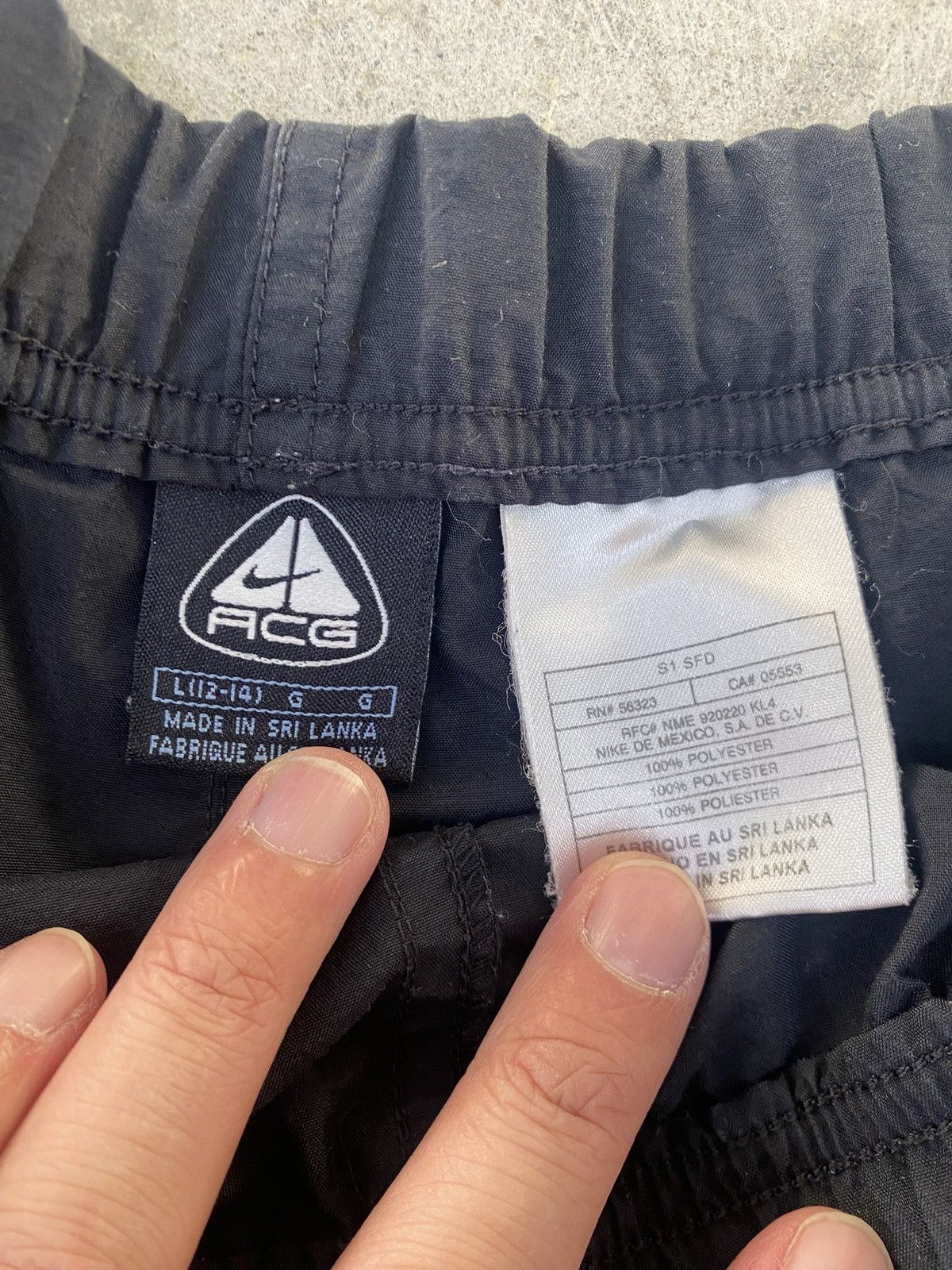 Nike ACG Nike ACG Black Shorts Size US 33 - 4 Thumbnail