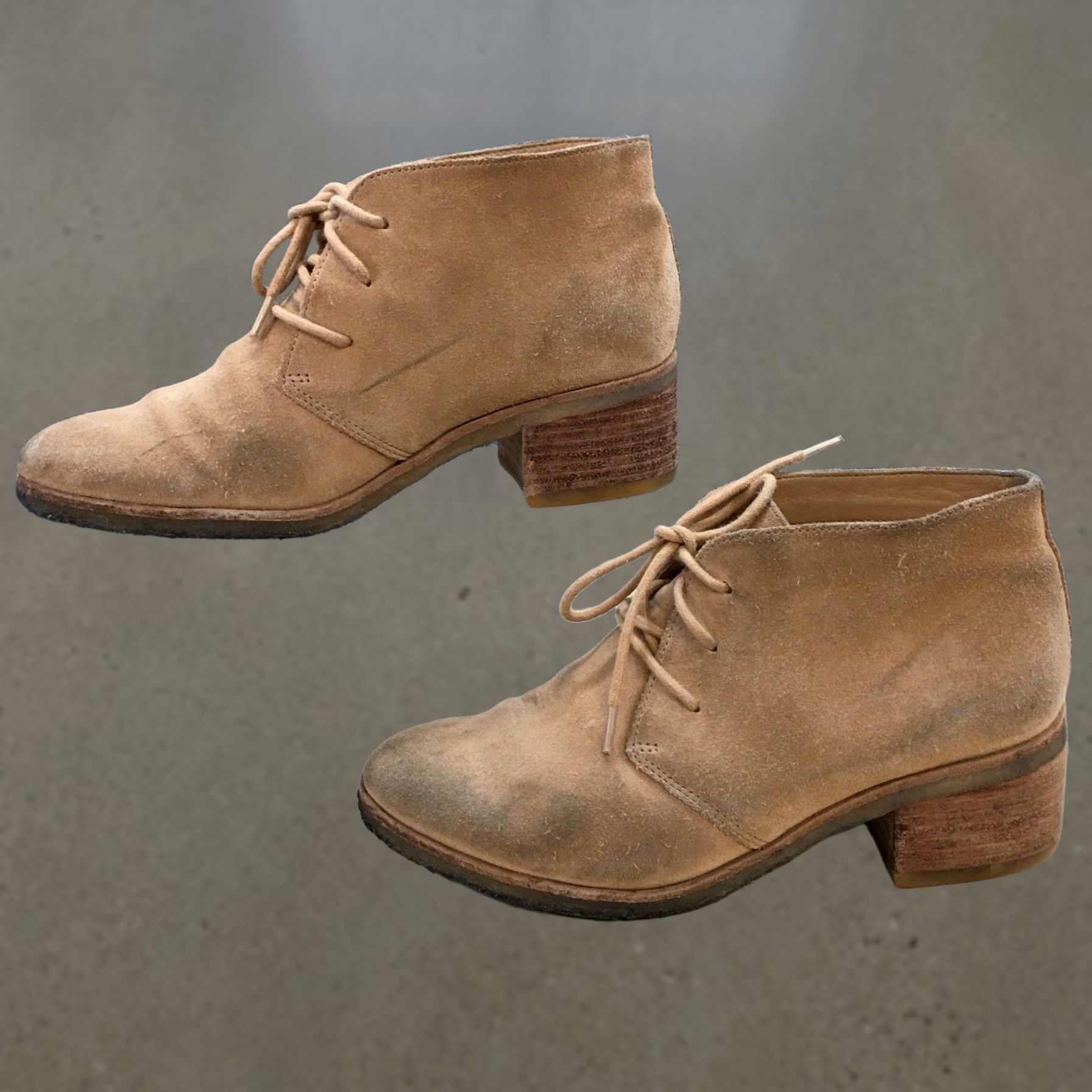 Clarks Clarks Originals Boots Womens 7.5 M Phenia Carnaby Chukka Brown Suede Heels Size US 8 / IT 38 - 1 Thumbnail