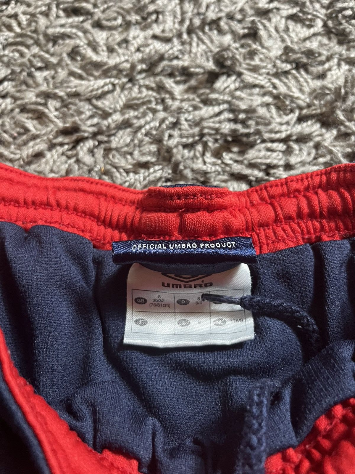 Umbro UMBRO ENGLAND AWAY 2003/04 SHORTS FOOTBALL POLYESTER Size US 30 / EU 46 - 6 Thumbnail