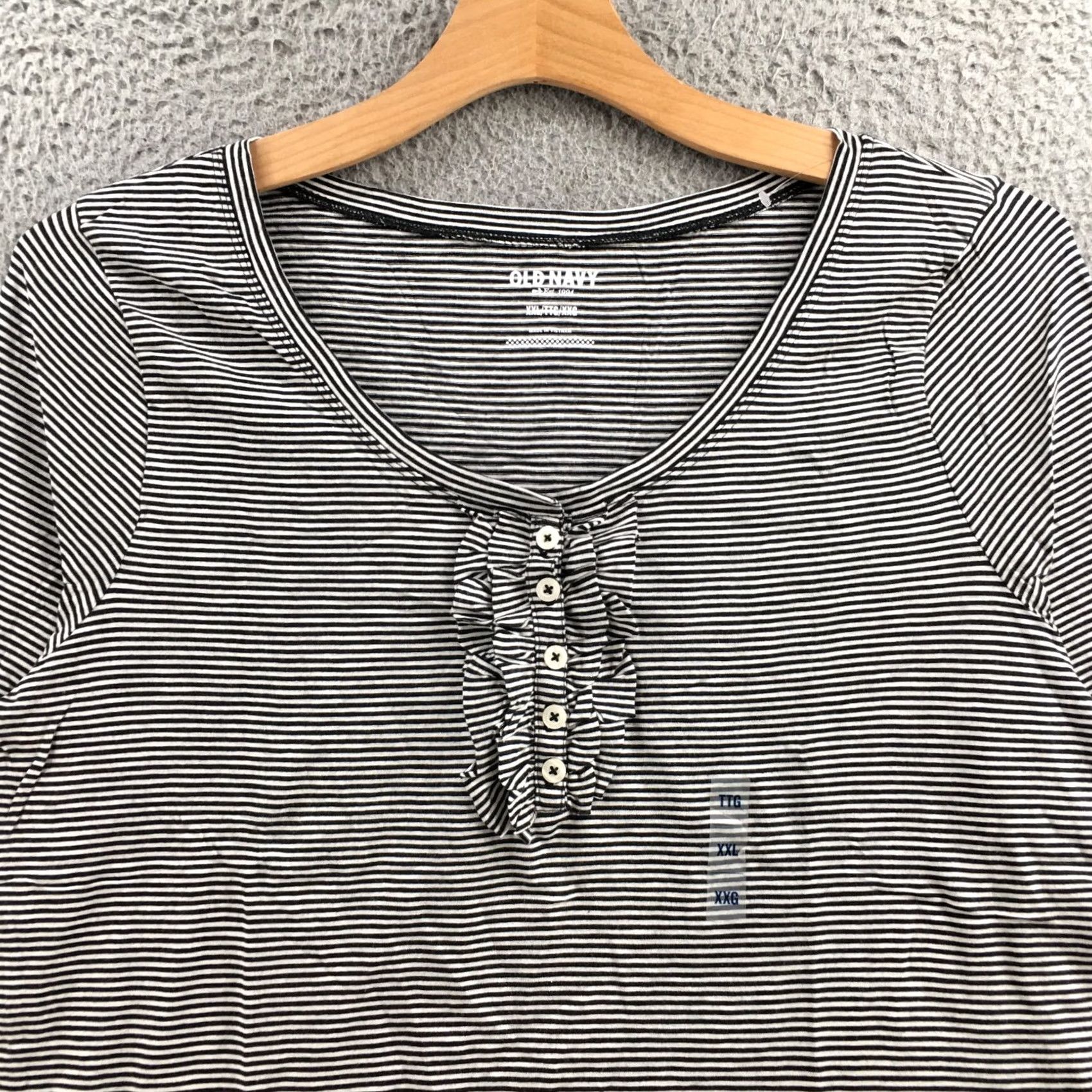 Old Navy Old Navy Womens 2XL Black Striped Long Sleeve T-Shirt Pullover NEW Size XXL / US 16-18 / IT 52-54 - 2 Thumbnail