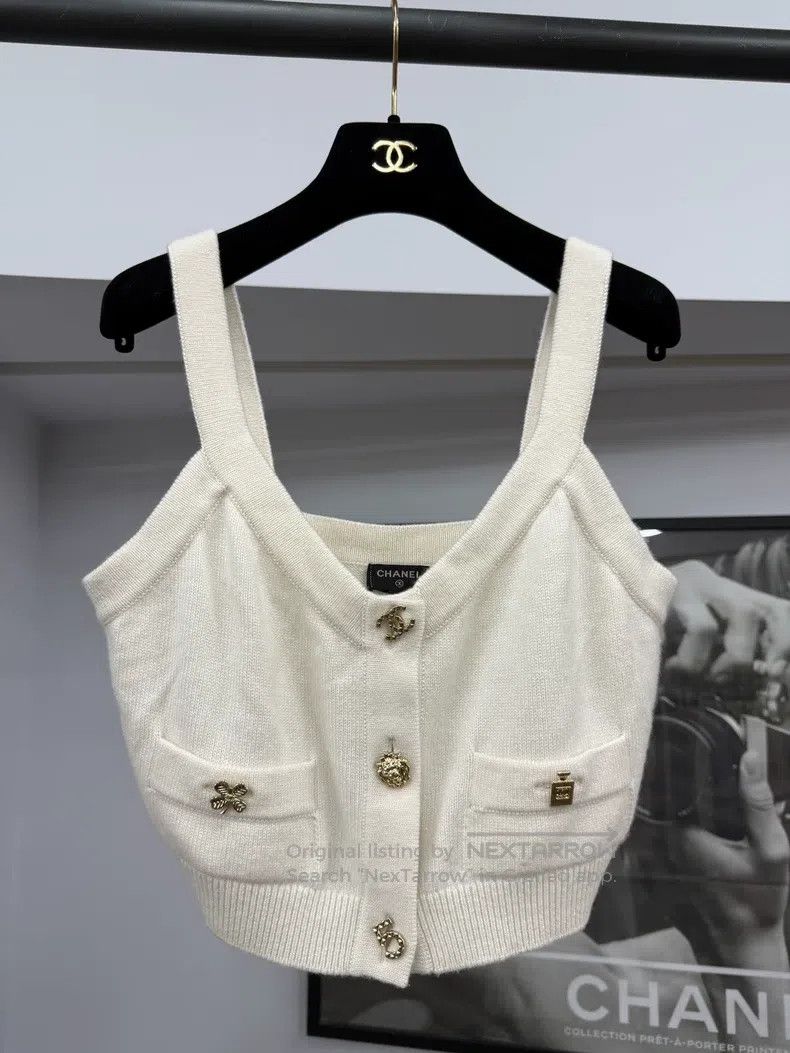 Chanel Chanel White multi-element badge sling top Size XS / US 0-2 / IT 36-38 - 1 Thumbnail