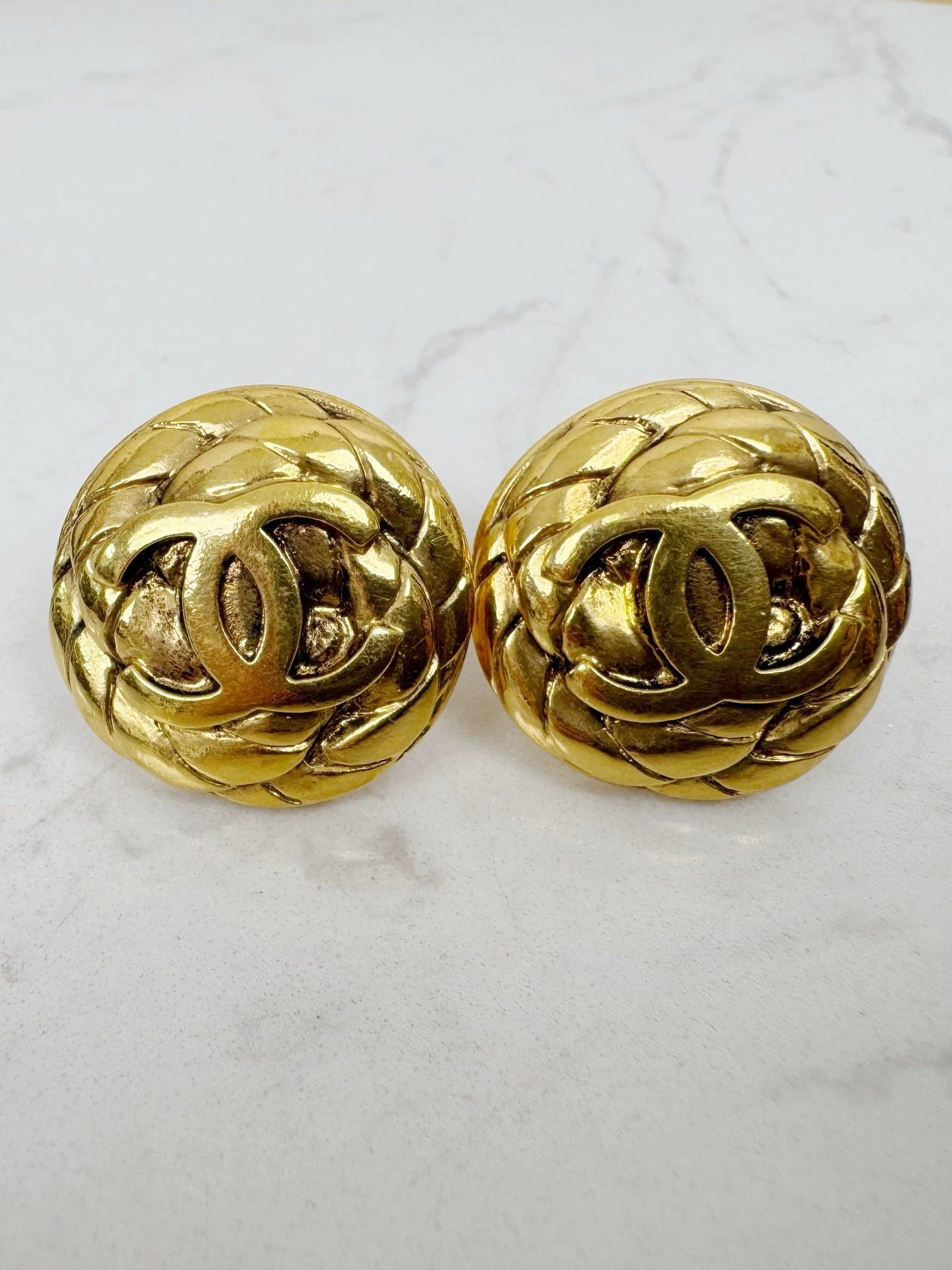 Chanel Authentic vintage Chanel earrings Size ONE SIZE - 1 Thumbnail