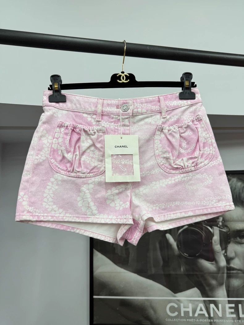 Chanel Chanel 25M Beach Pink Denim Shorts - dmc Size US 38 / EU 54 - 1 Thumbnail