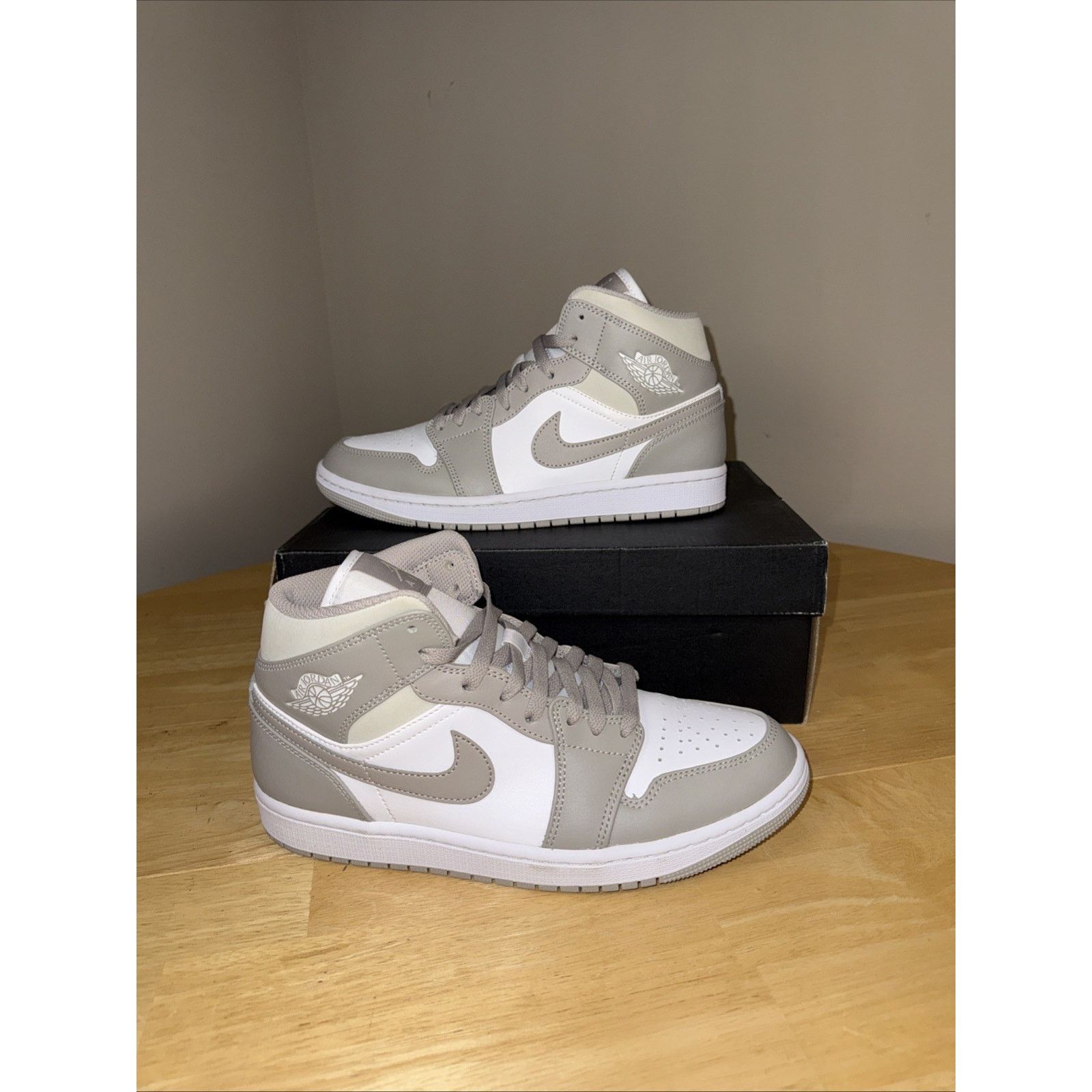 Jordan Brand Size 8 - Jordan 1 Mid College Grey - 554724082 / OG BOX Size US 8 / EU 41 - 3 Thumbnail
